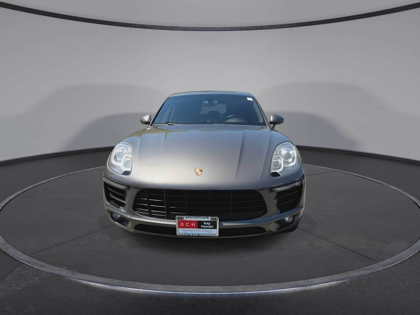 Thumbnail: 2016 Porsche Macan - 3