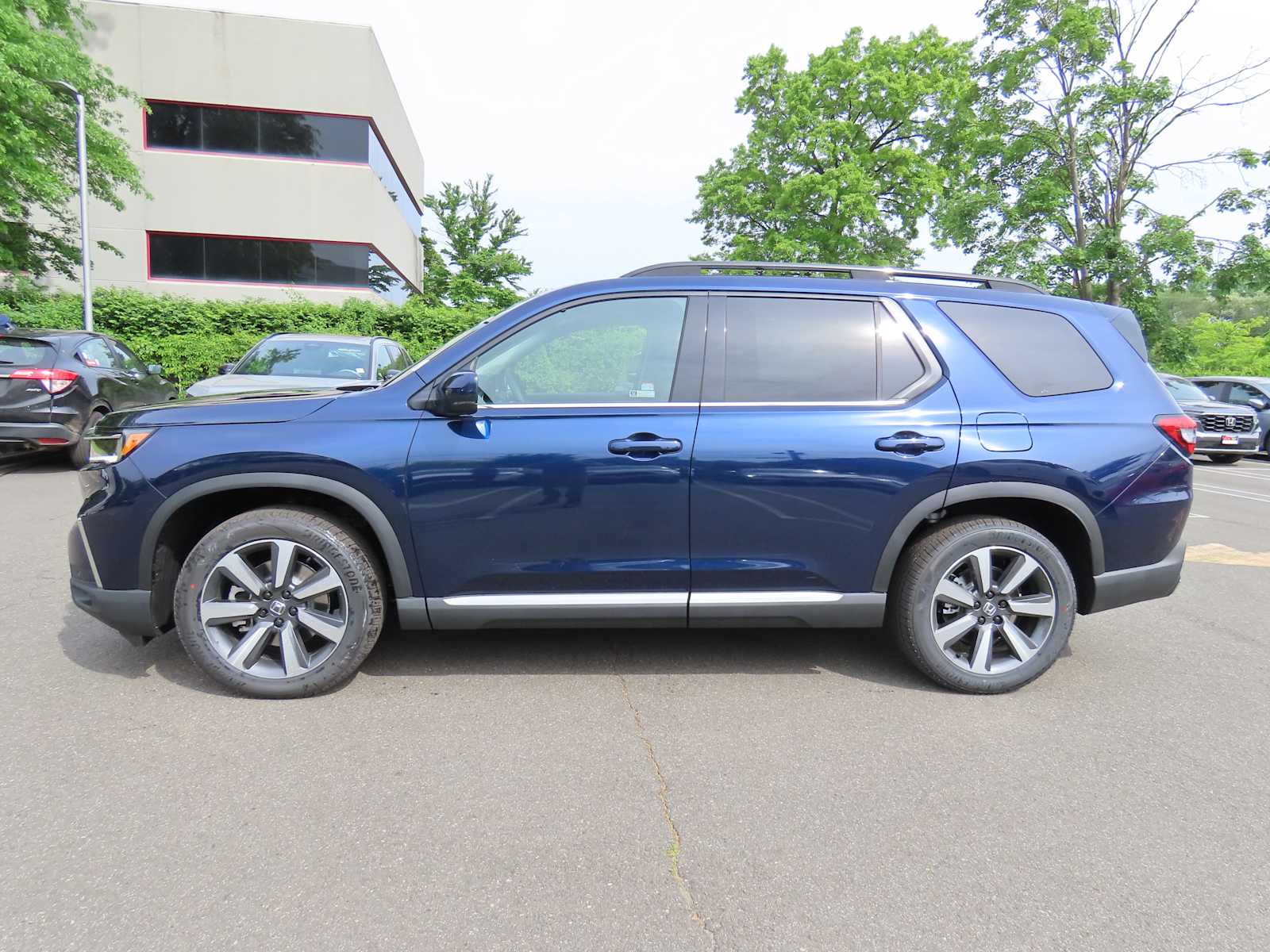 Thumbnail: 2025 Honda Pilot - 3