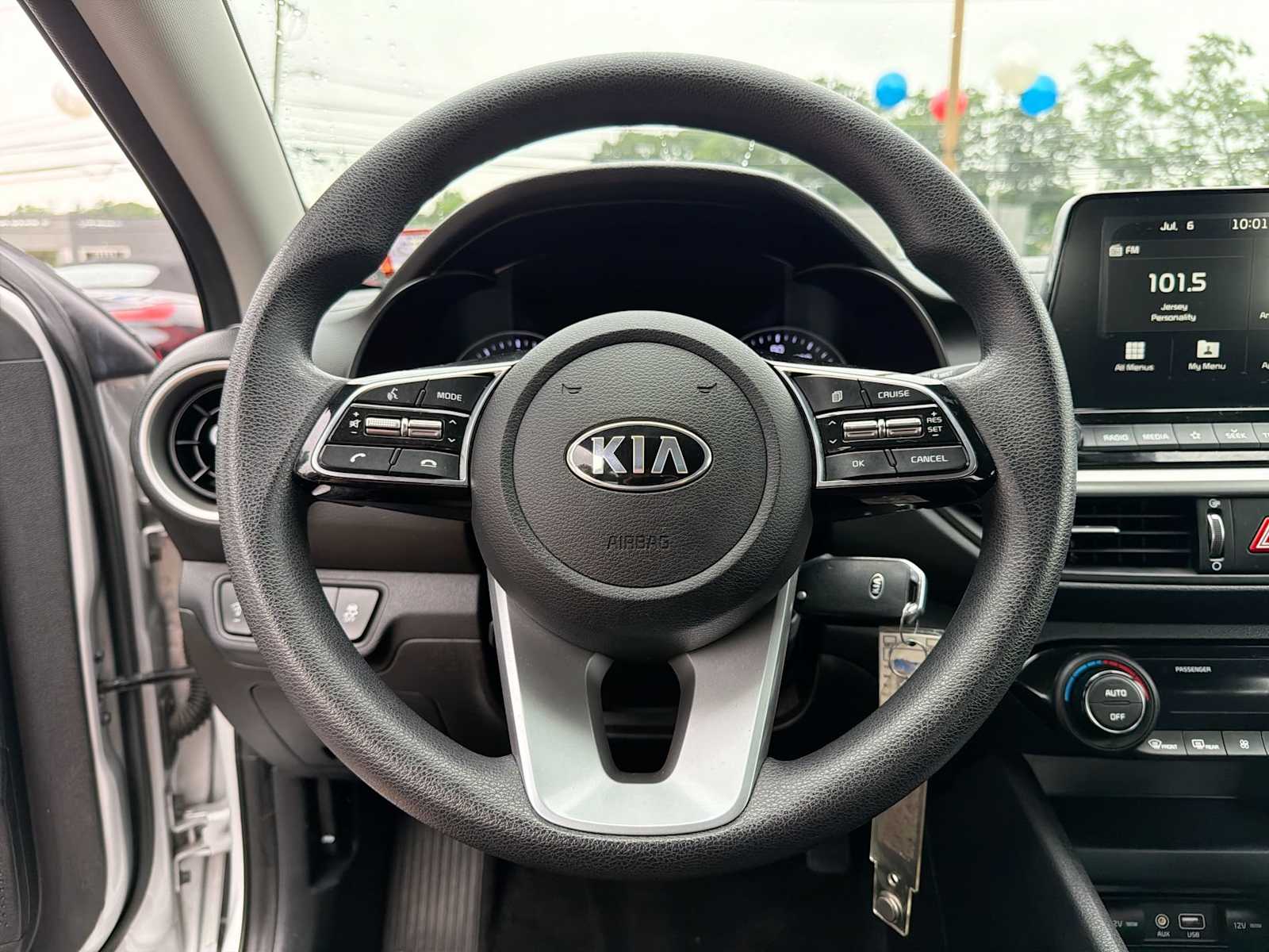 Thumbnail: 2019 Kia Forte - 23