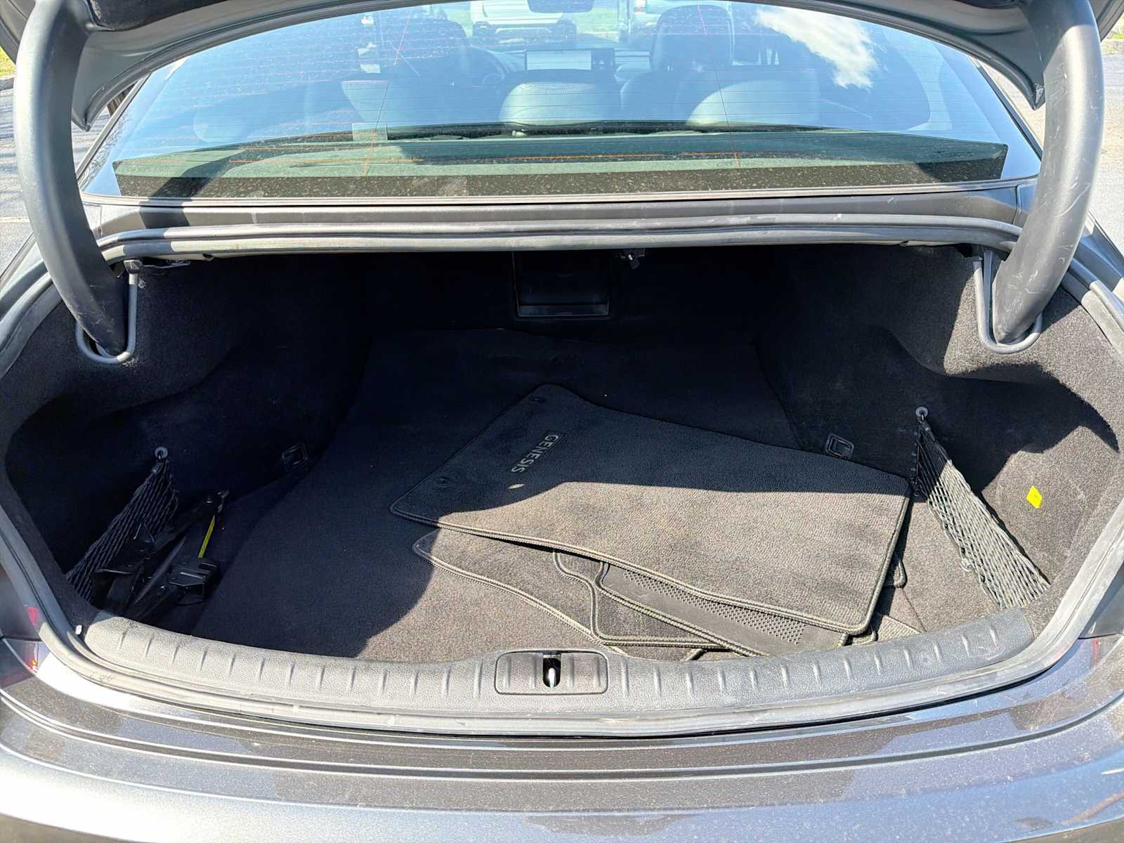 Thumbnail: 2023 Genesis G80 - 34