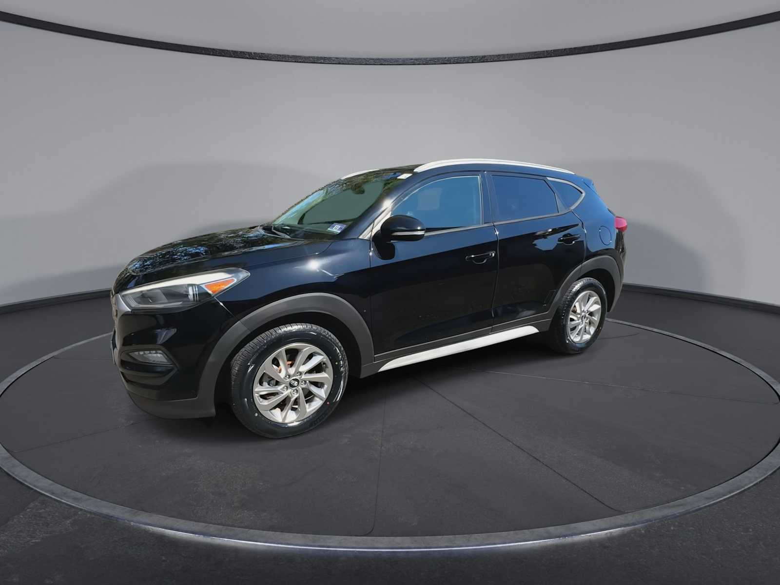 Thumbnail: 2017 Hyundai Tucson - 4