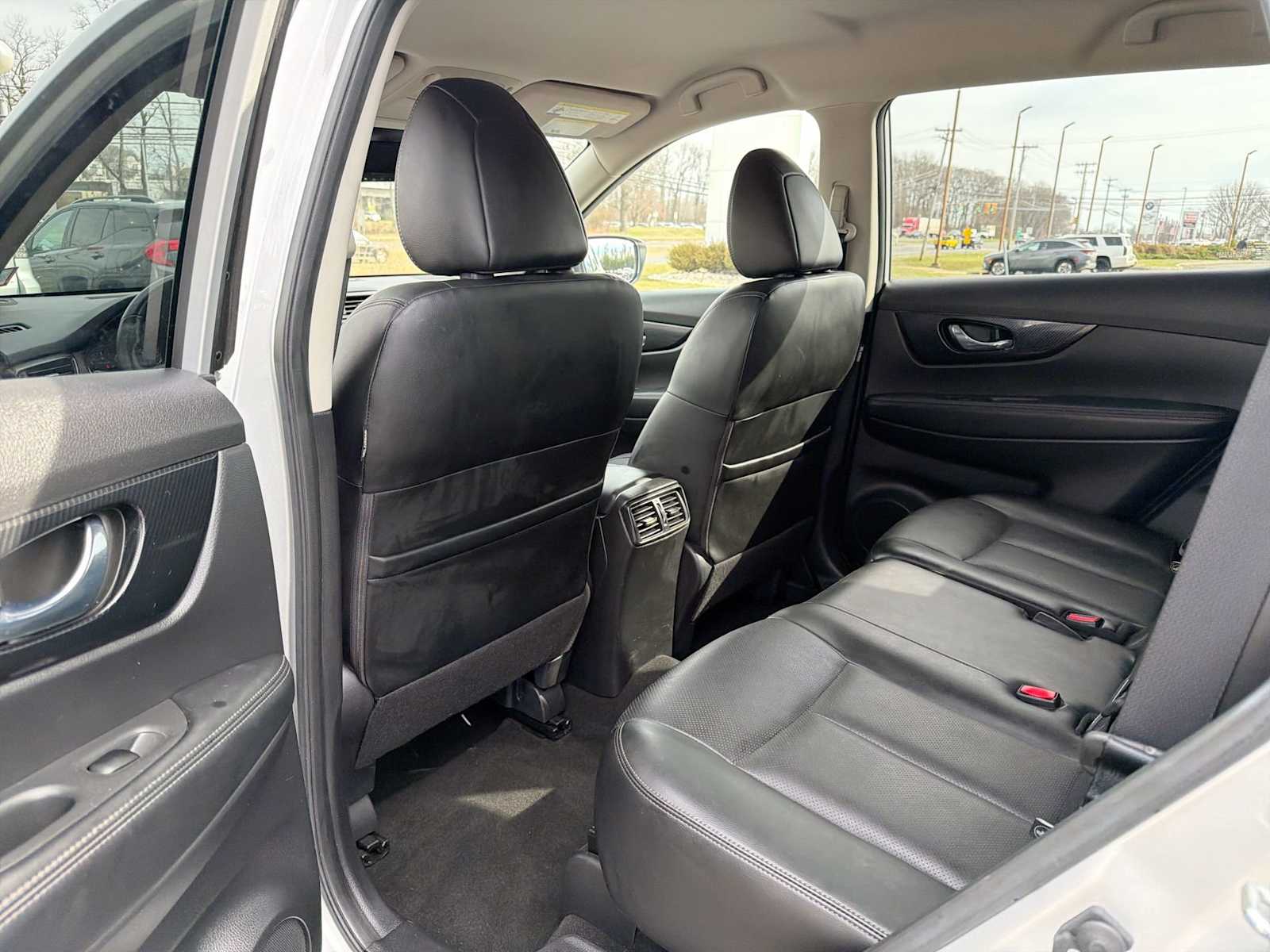 Thumbnail: 2018 Nissan Rogue - 12