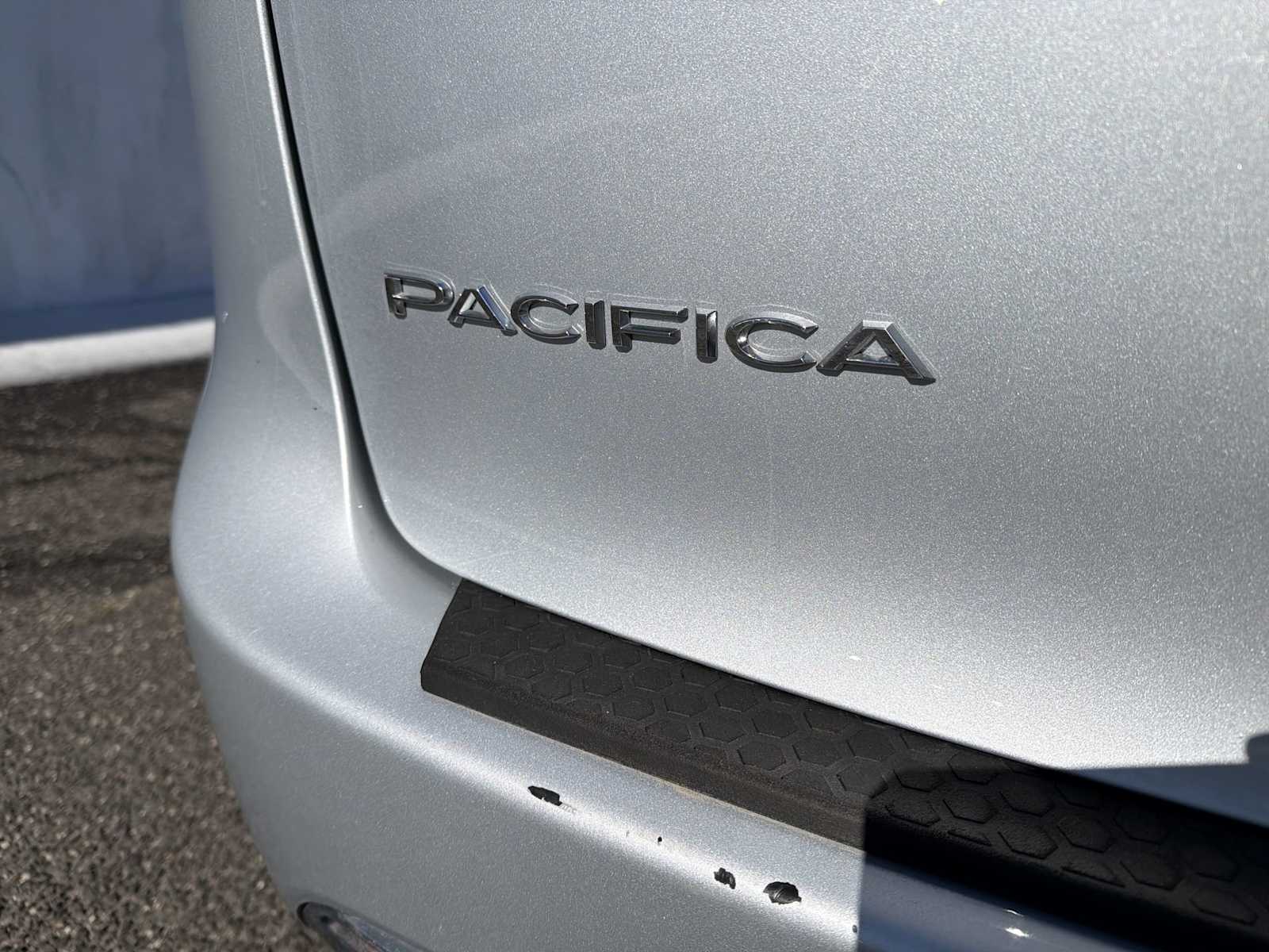 Thumbnail: 2022 Chrysler Pacifica - 18