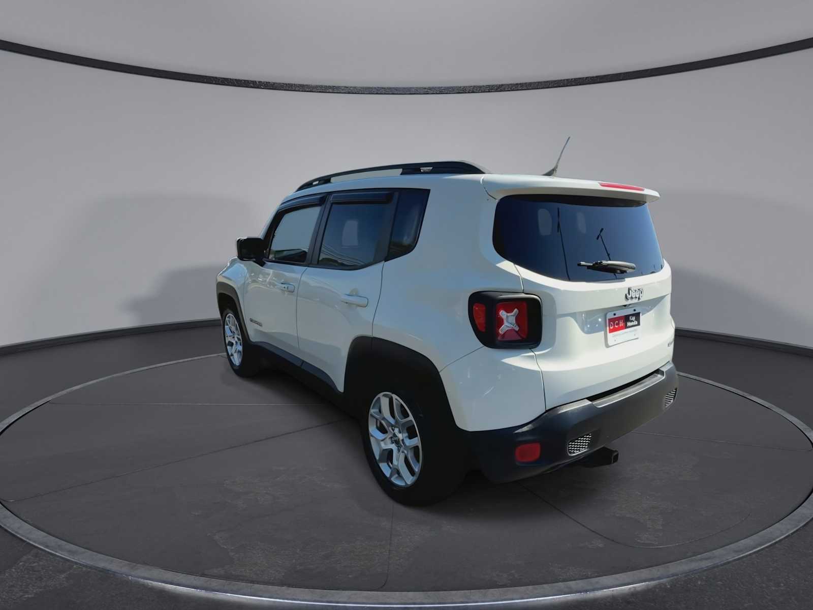 Thumbnail: 2016 Jeep Renegade - 6