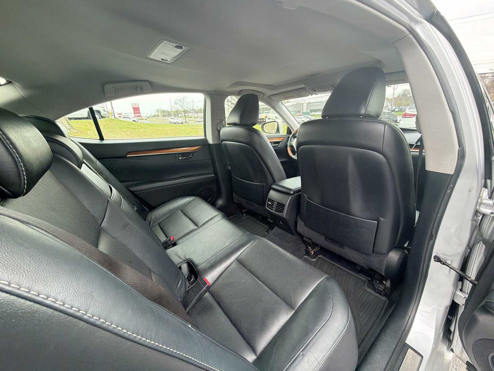 Thumbnail: 2013 Lexus ES - 14