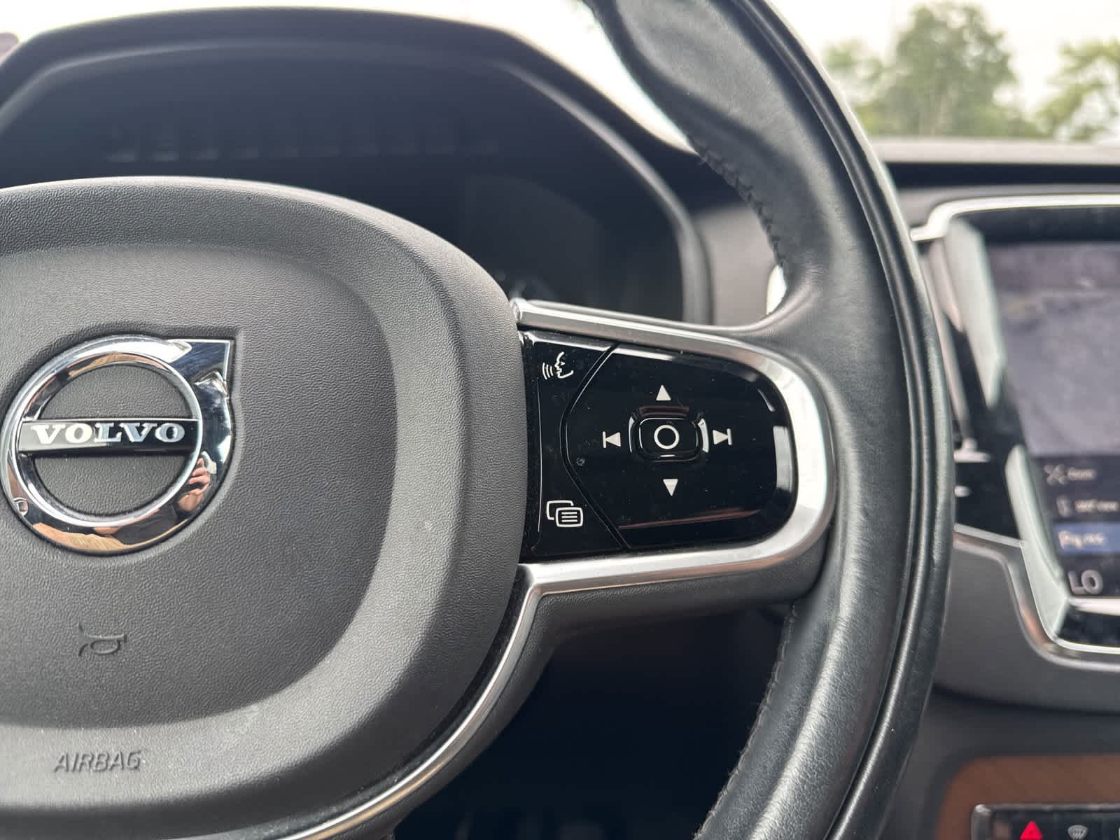 Thumbnail: 2017 Volvo XC90 - 17