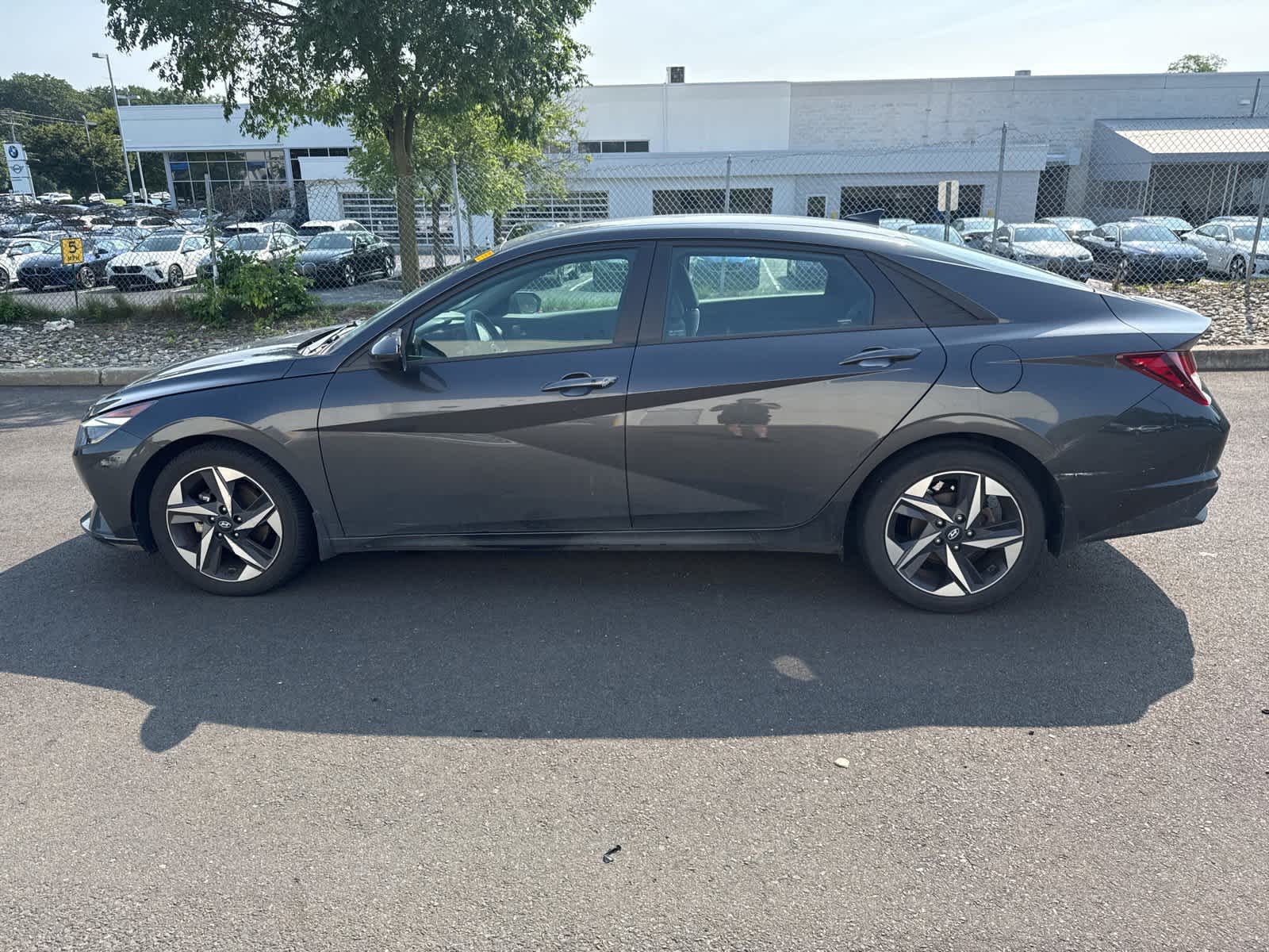 2023 Hyundai Elantra SEL 2