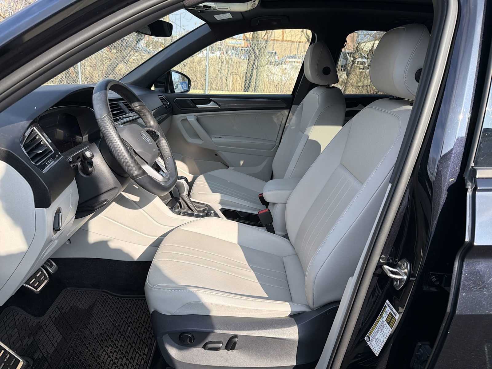 Thumbnail: 2024 Volkswagen Tiguan - 11