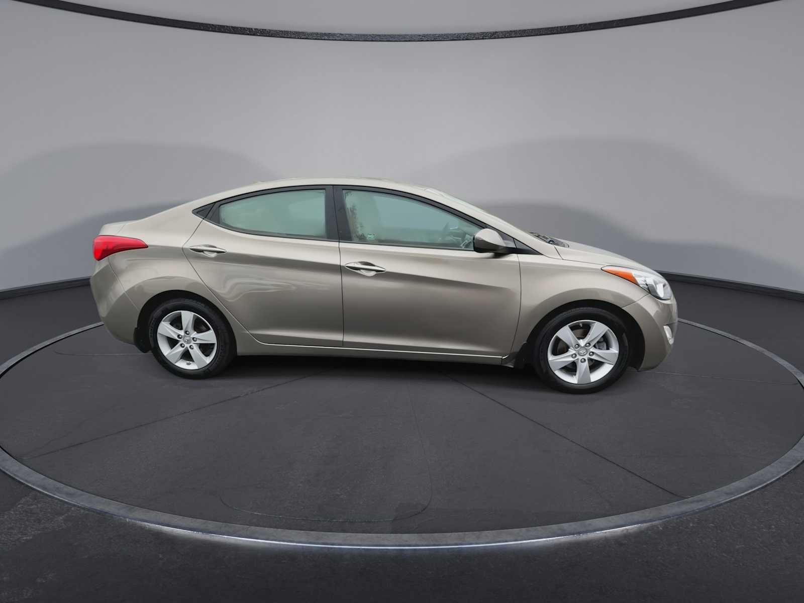 Thumbnail: 2013 Hyundai Elantra - 9