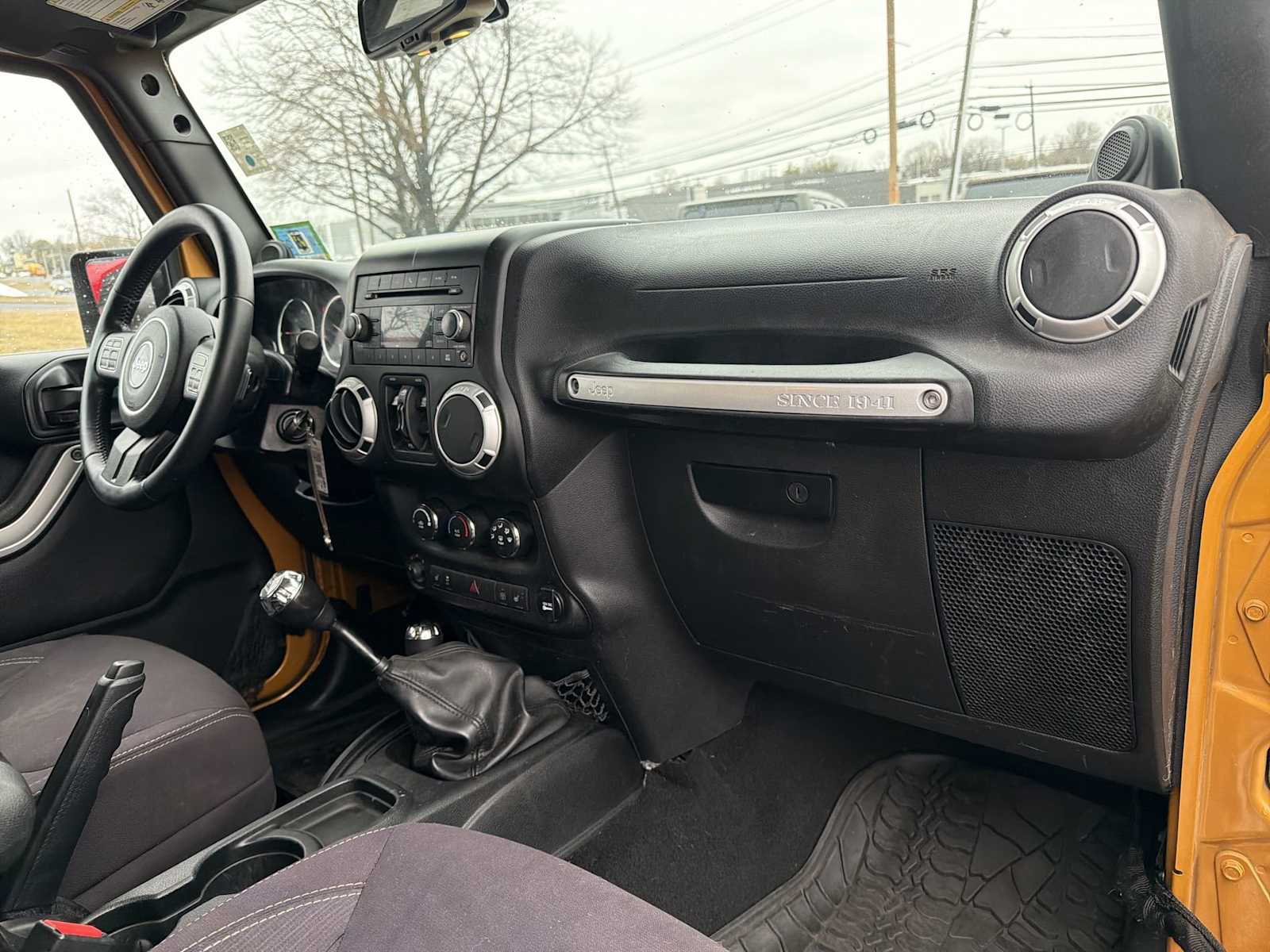 Thumbnail: 2014 Jeep Wrangler - 16