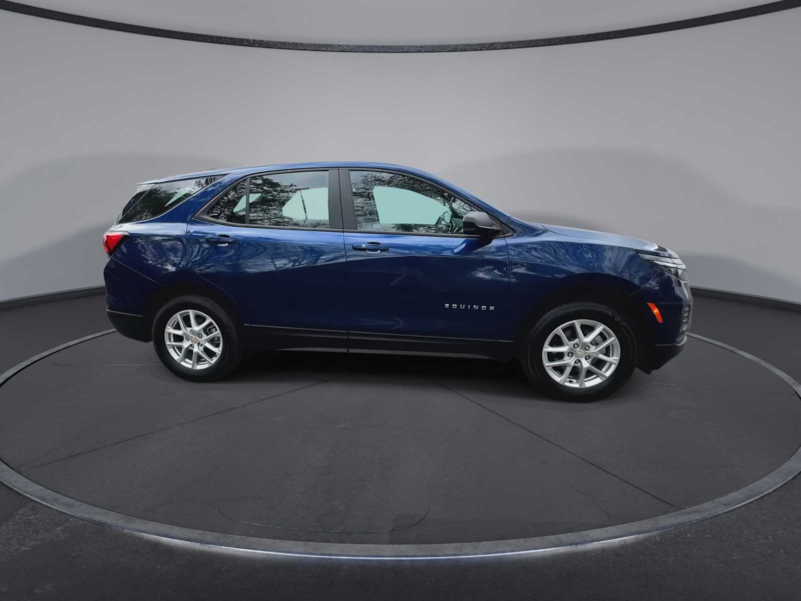 Thumbnail: 2023 Chevrolet Equinox - 9