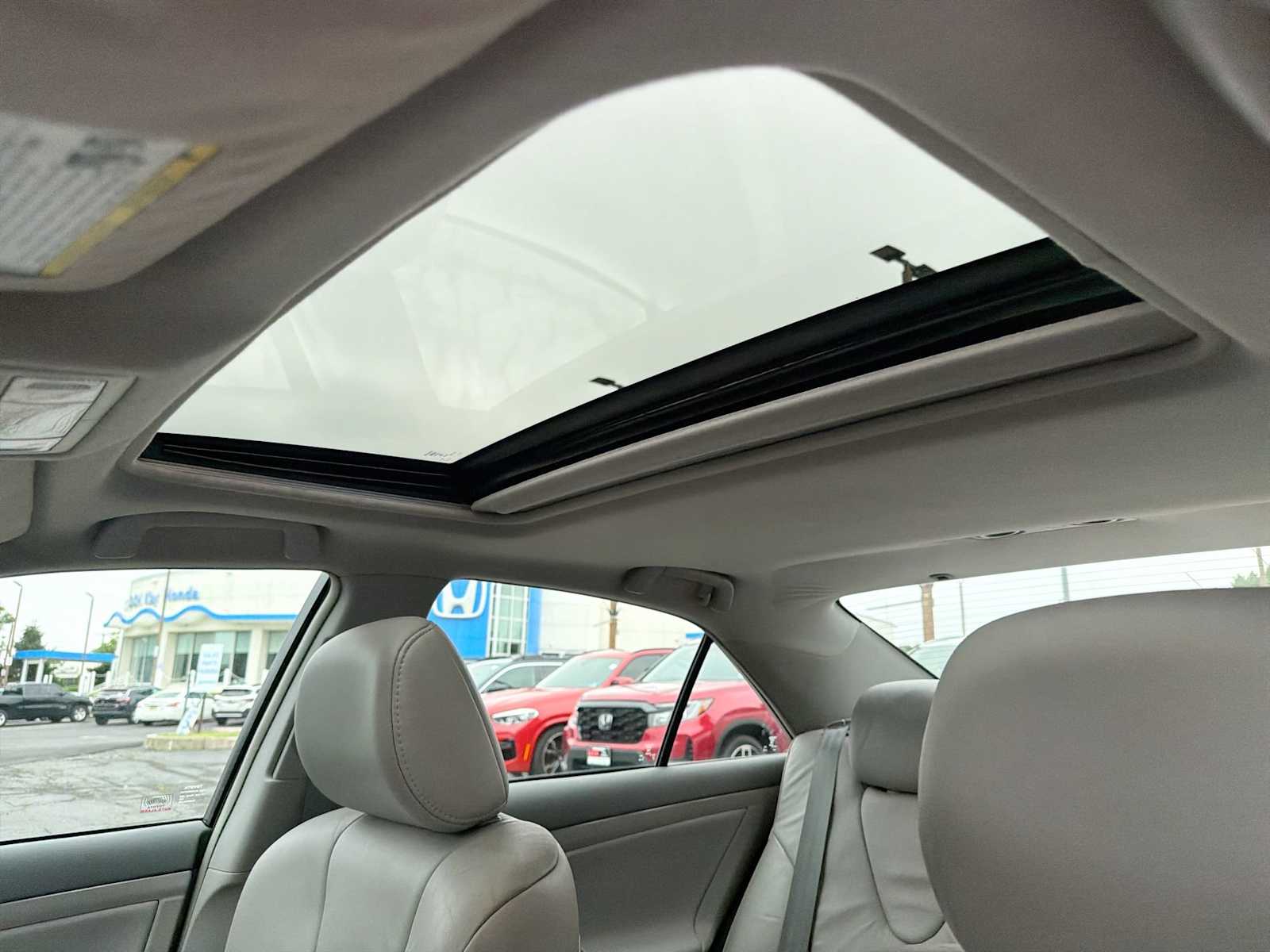 Thumbnail: 2010 Toyota Camry - 23