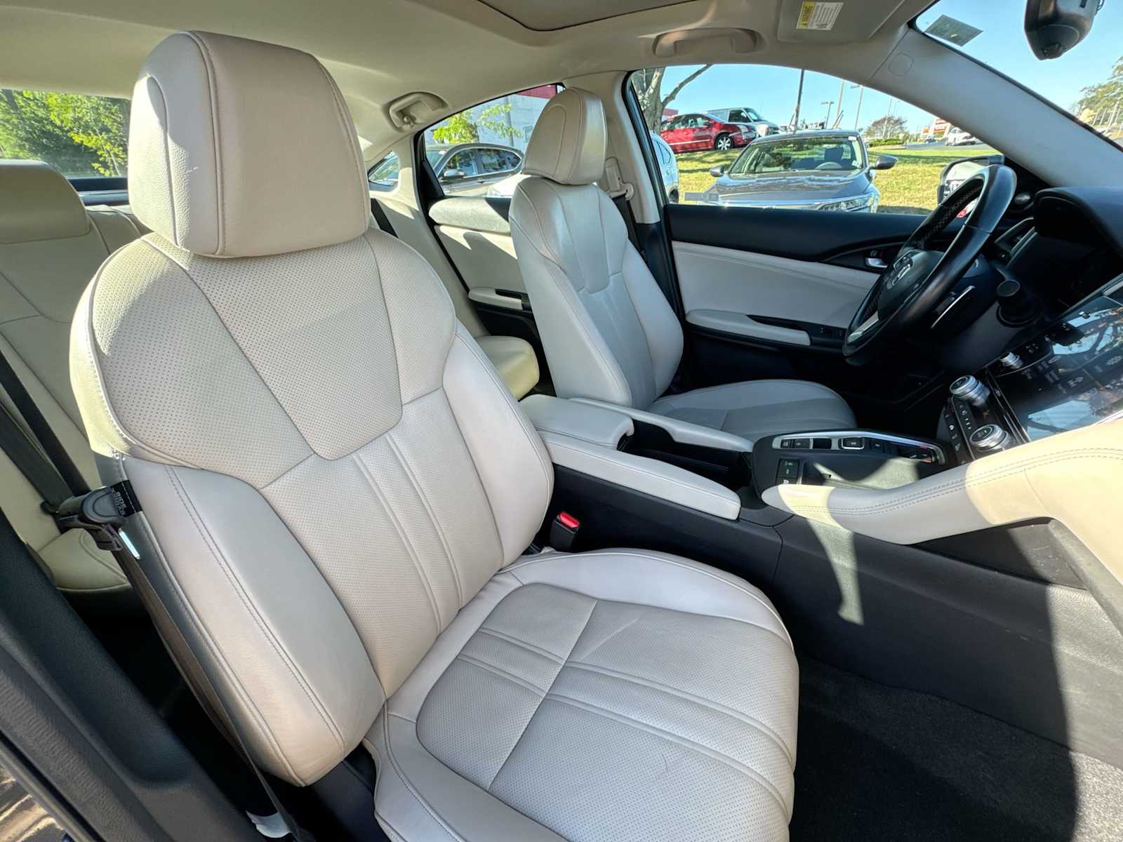 Thumbnail: 2021 Honda Insight - 17