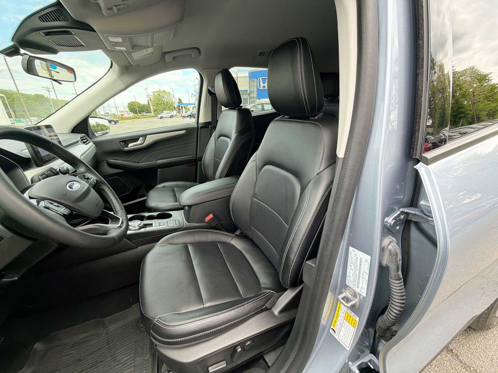 Thumbnail: 2022 Ford Escape - 21