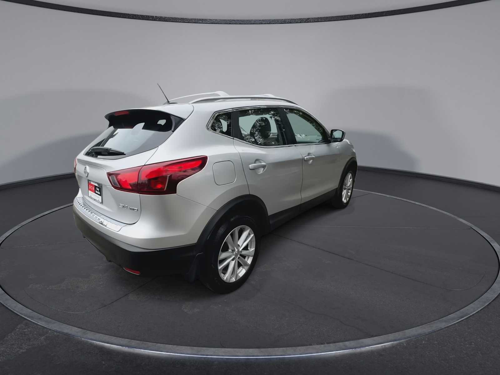 Thumbnail: 2018 Nissan Rogue Sport - 8