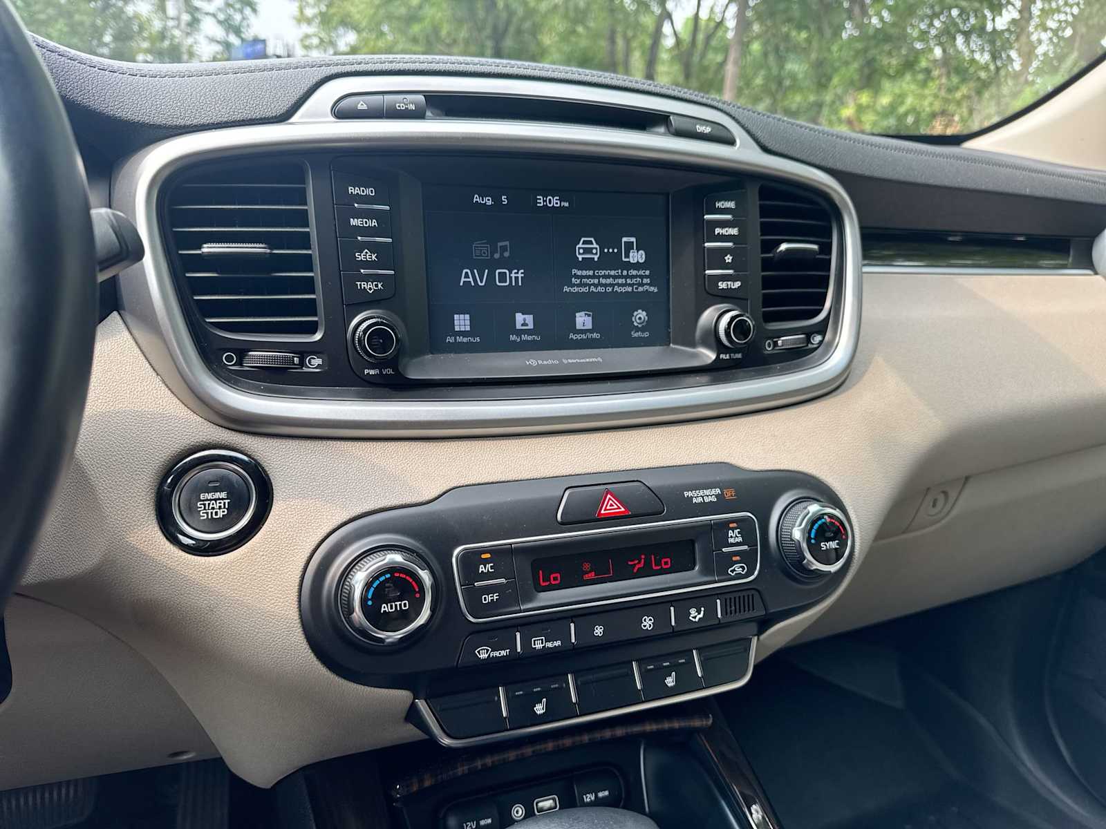 Thumbnail: 2019 Kia Sorento - 25