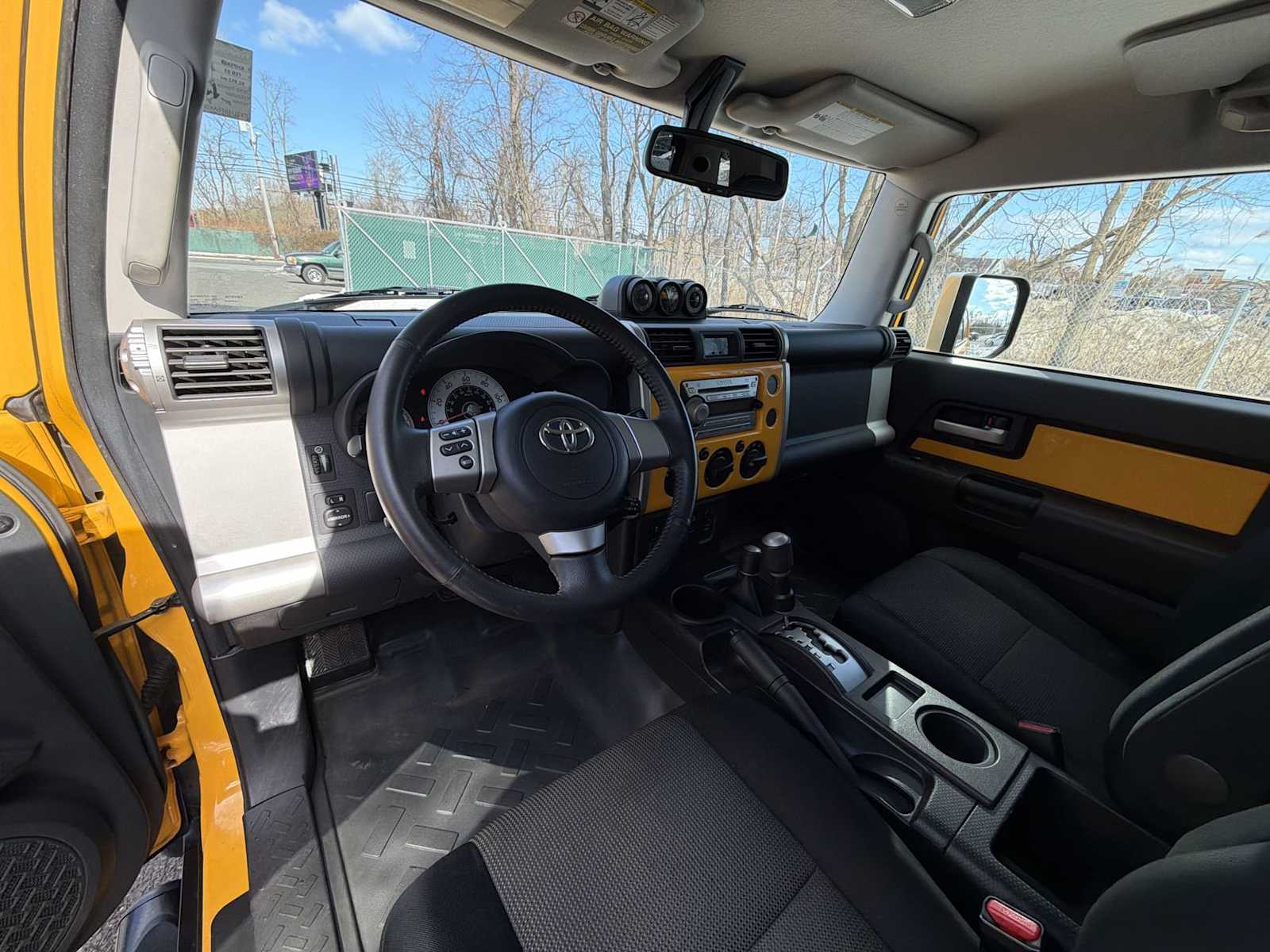 Thumbnail: 2010 Toyota FJ Cruiser - 18