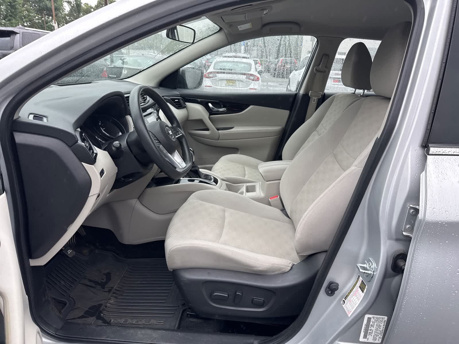 Thumbnail: 2018 Nissan Rogue Sport - 12
