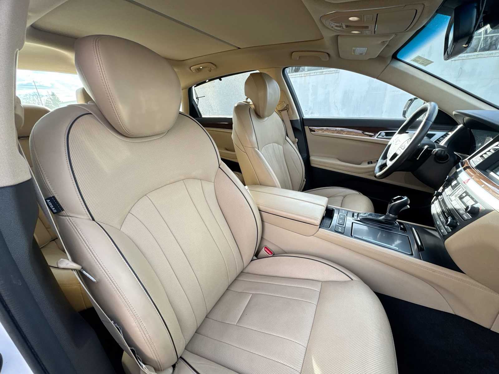 Thumbnail: 2015 Hyundai Genesis - 17