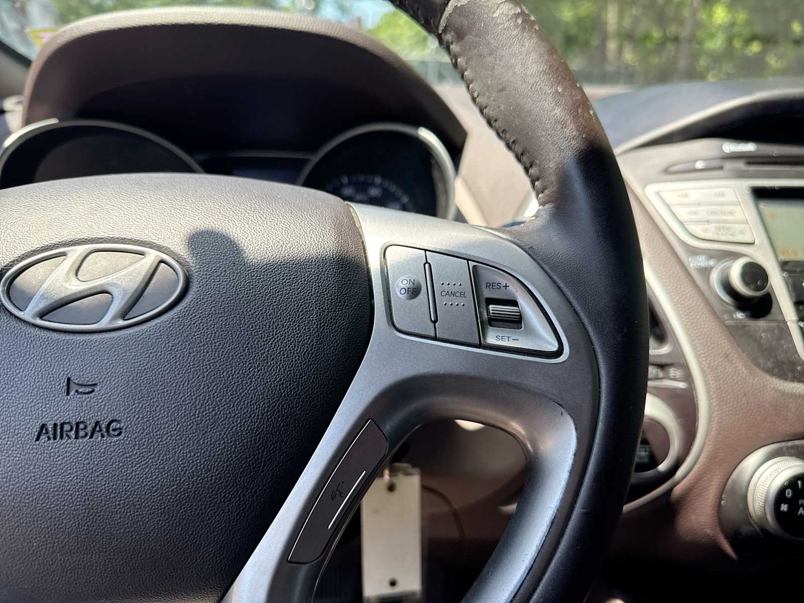 Thumbnail: 2011 Hyundai Tucson - 25