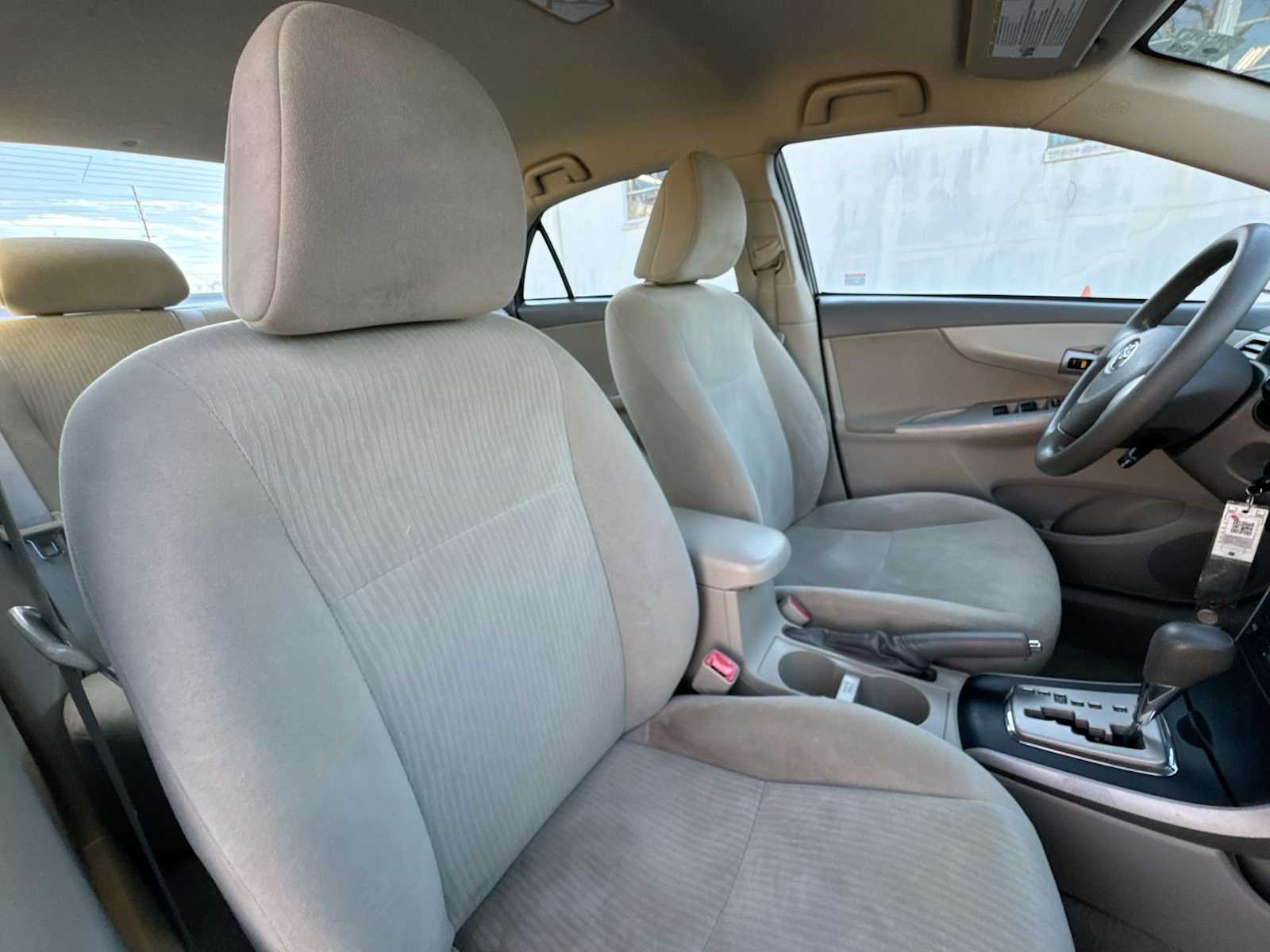 Thumbnail: 2010 Toyota Corolla - 17