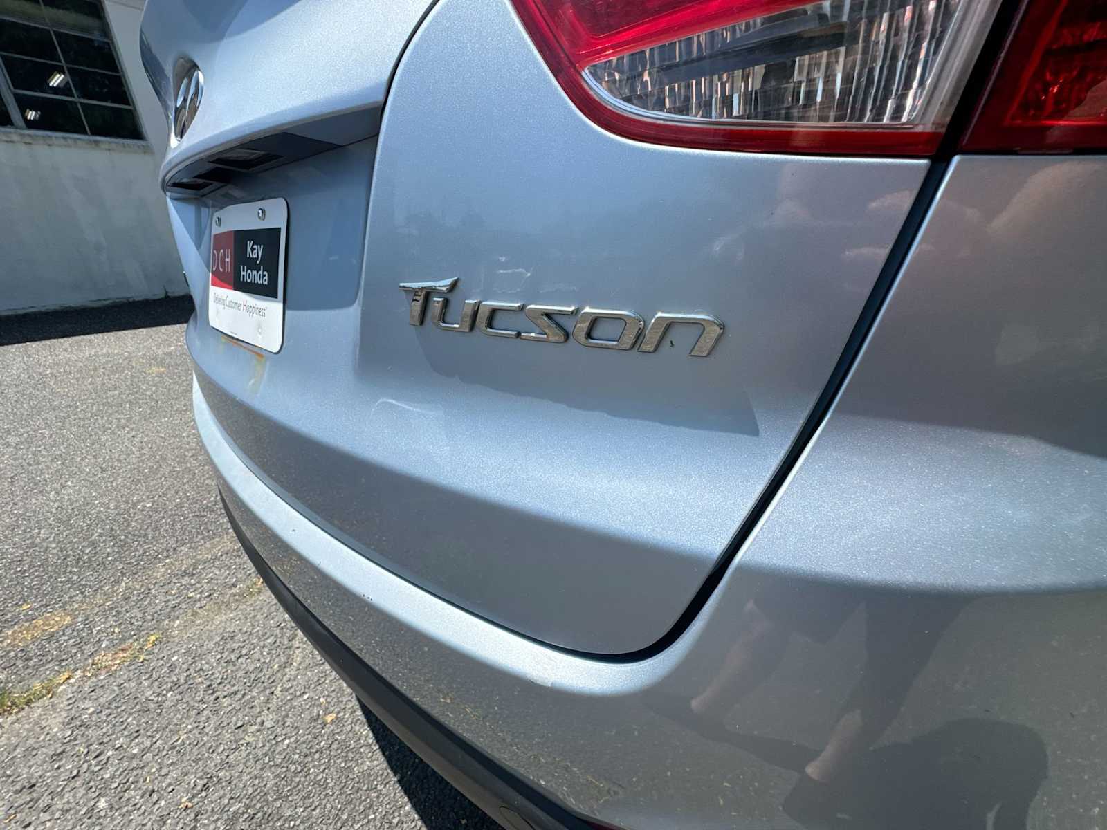 Thumbnail: 2011 Hyundai Tucson - 18