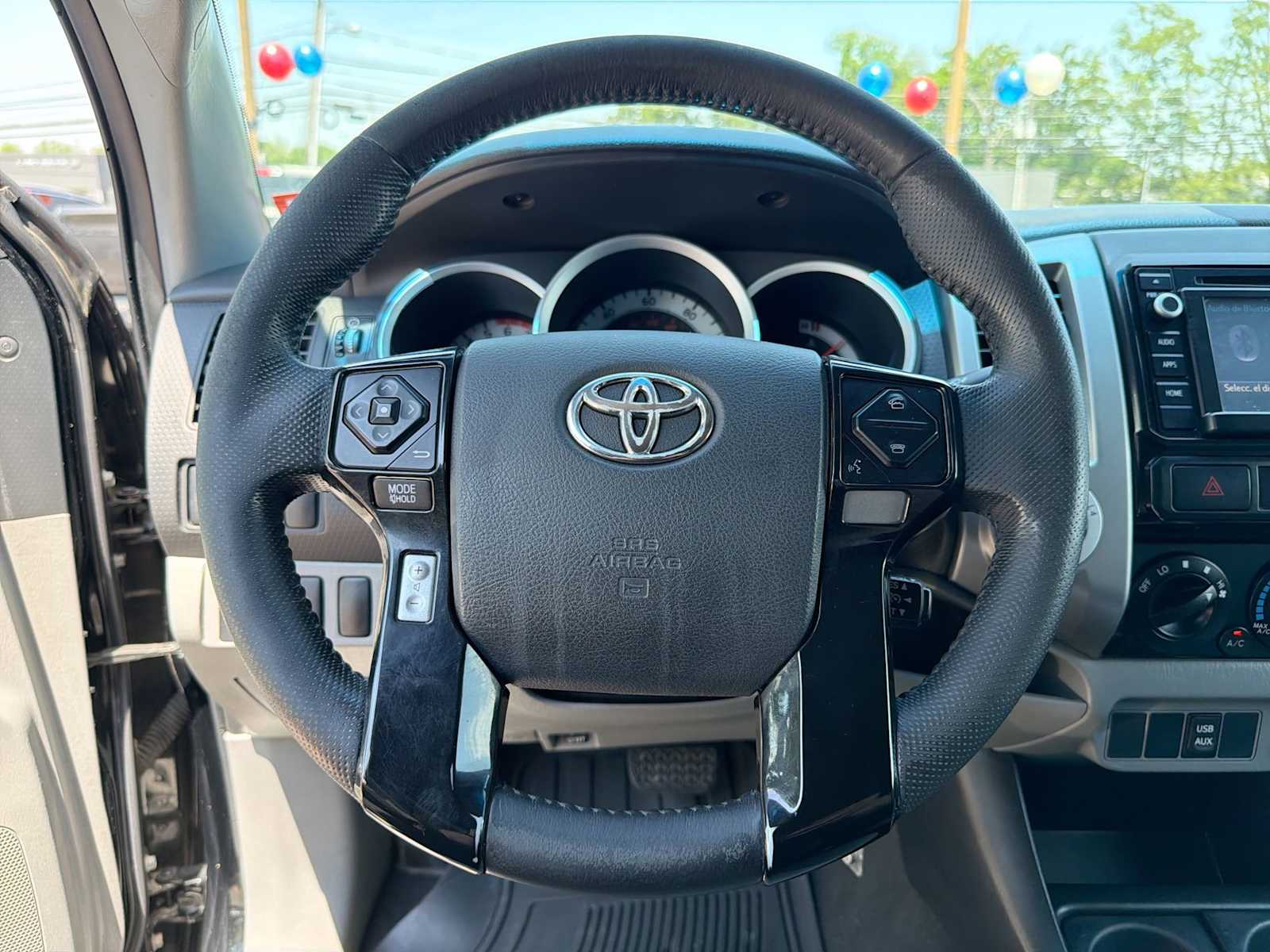 Thumbnail: 2015 Toyota Tacoma - 22