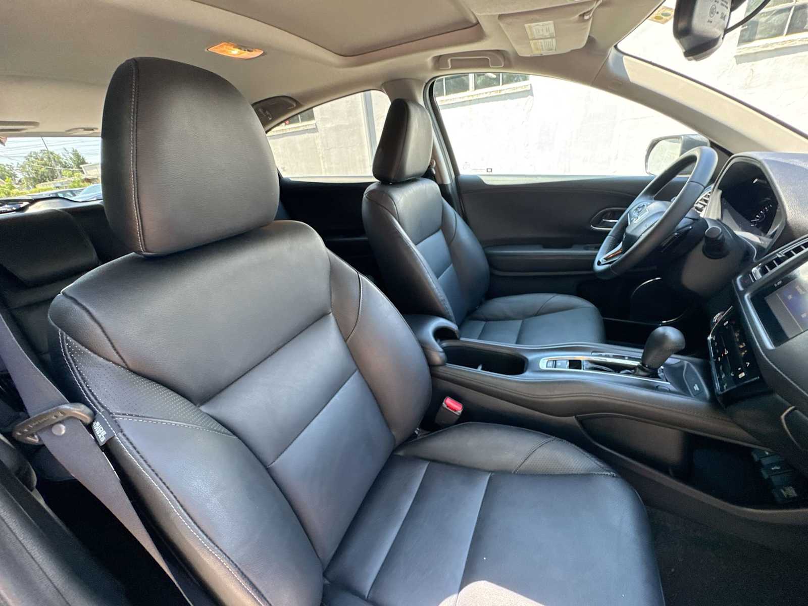 Thumbnail: 2017 Honda HR-V - 17