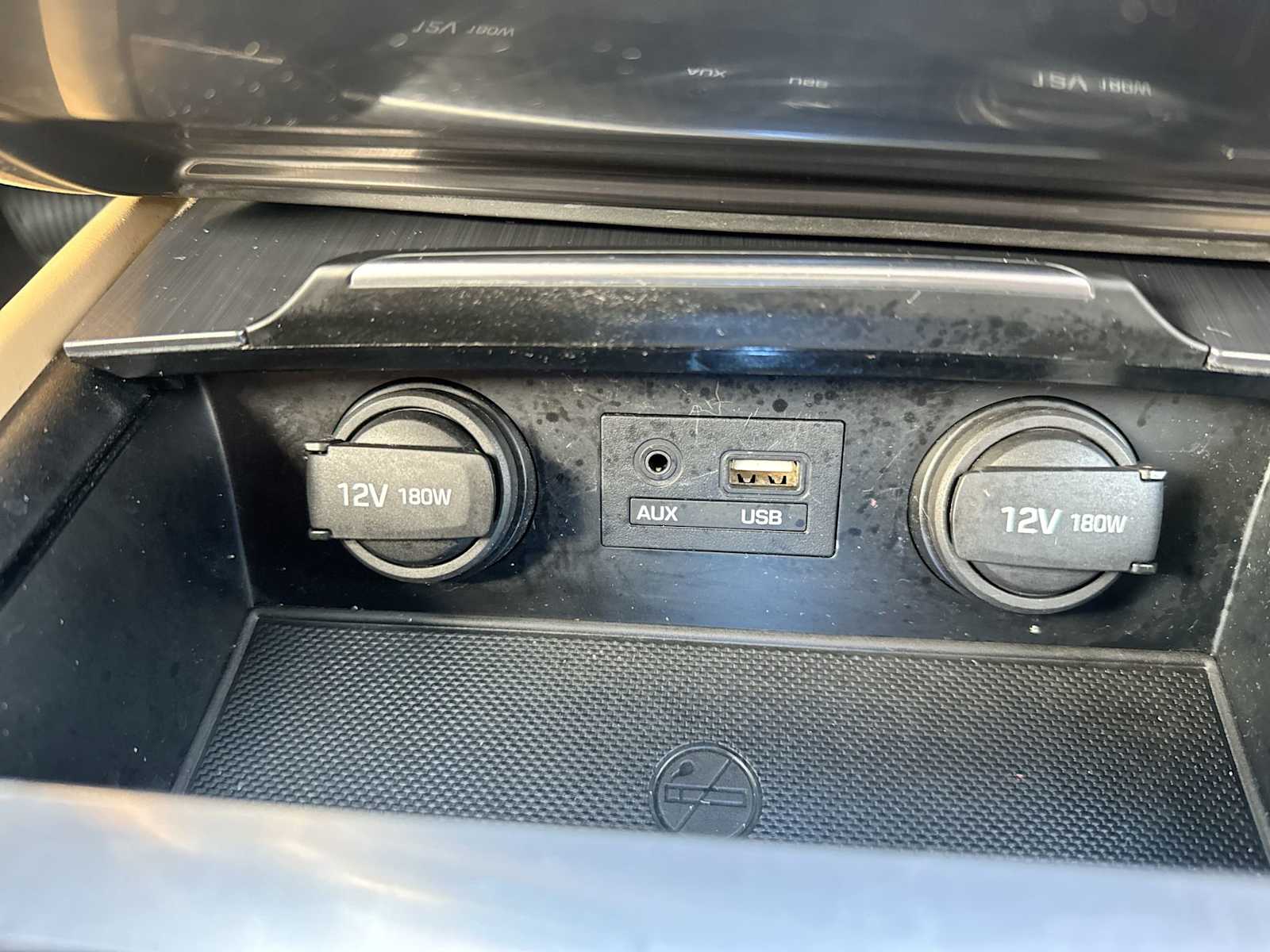 Thumbnail: 2015 Hyundai Genesis - 31