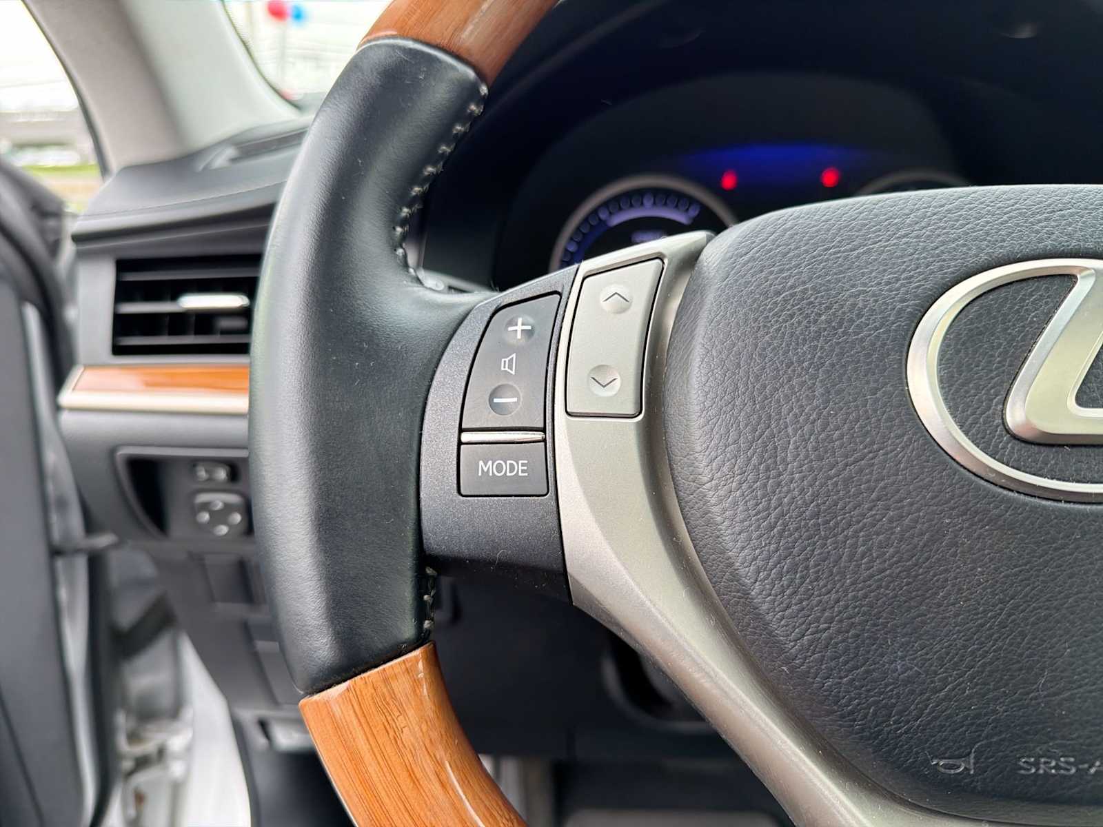 Thumbnail: 2013 Lexus ES - 25