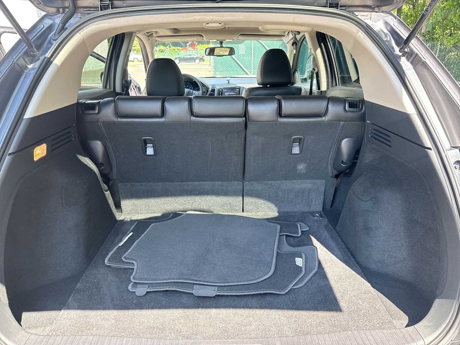 Thumbnail: 2017 Honda HR-V - 32