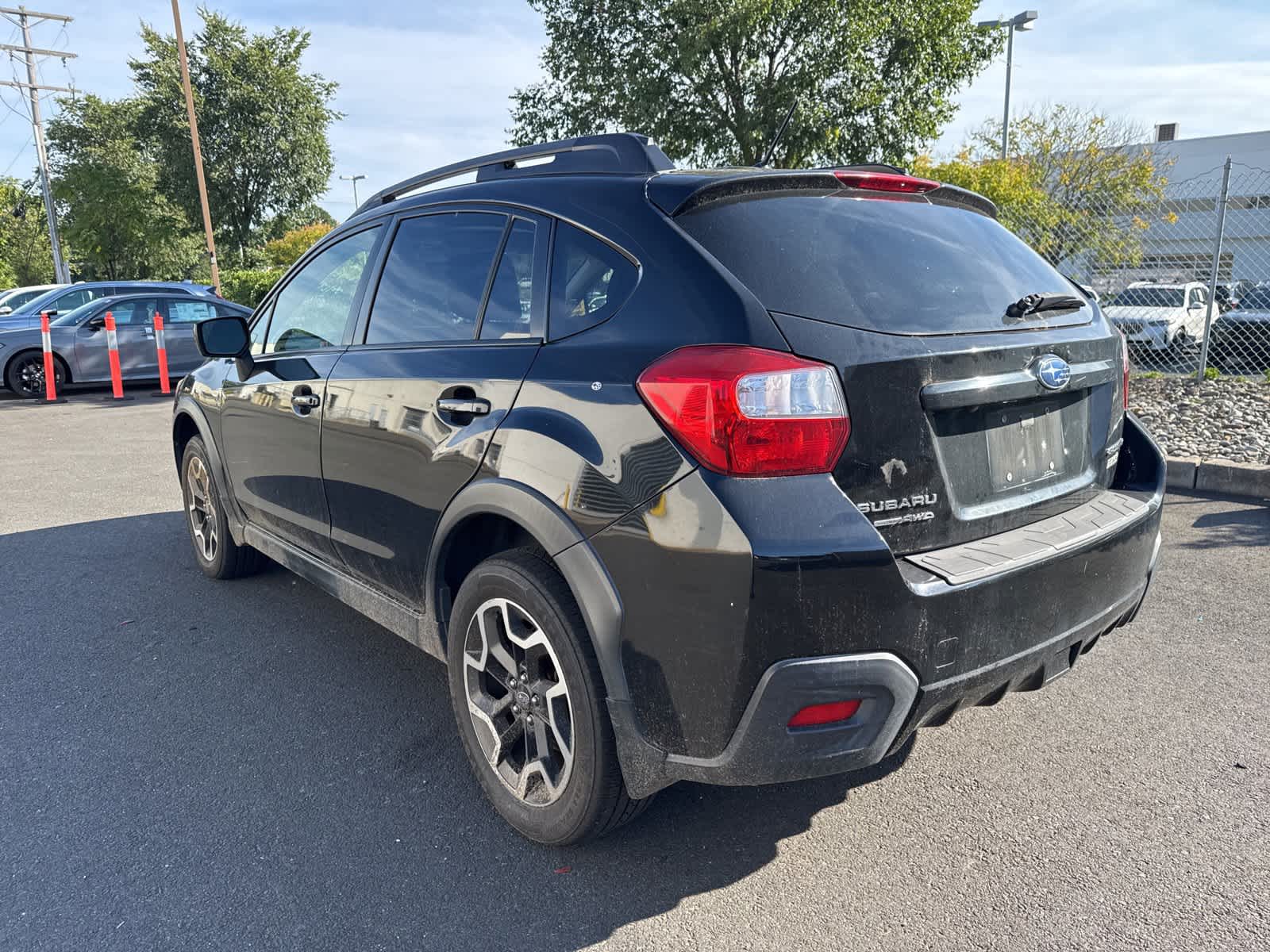 Thumbnail: 2017 Subaru Crosstrek - 3
