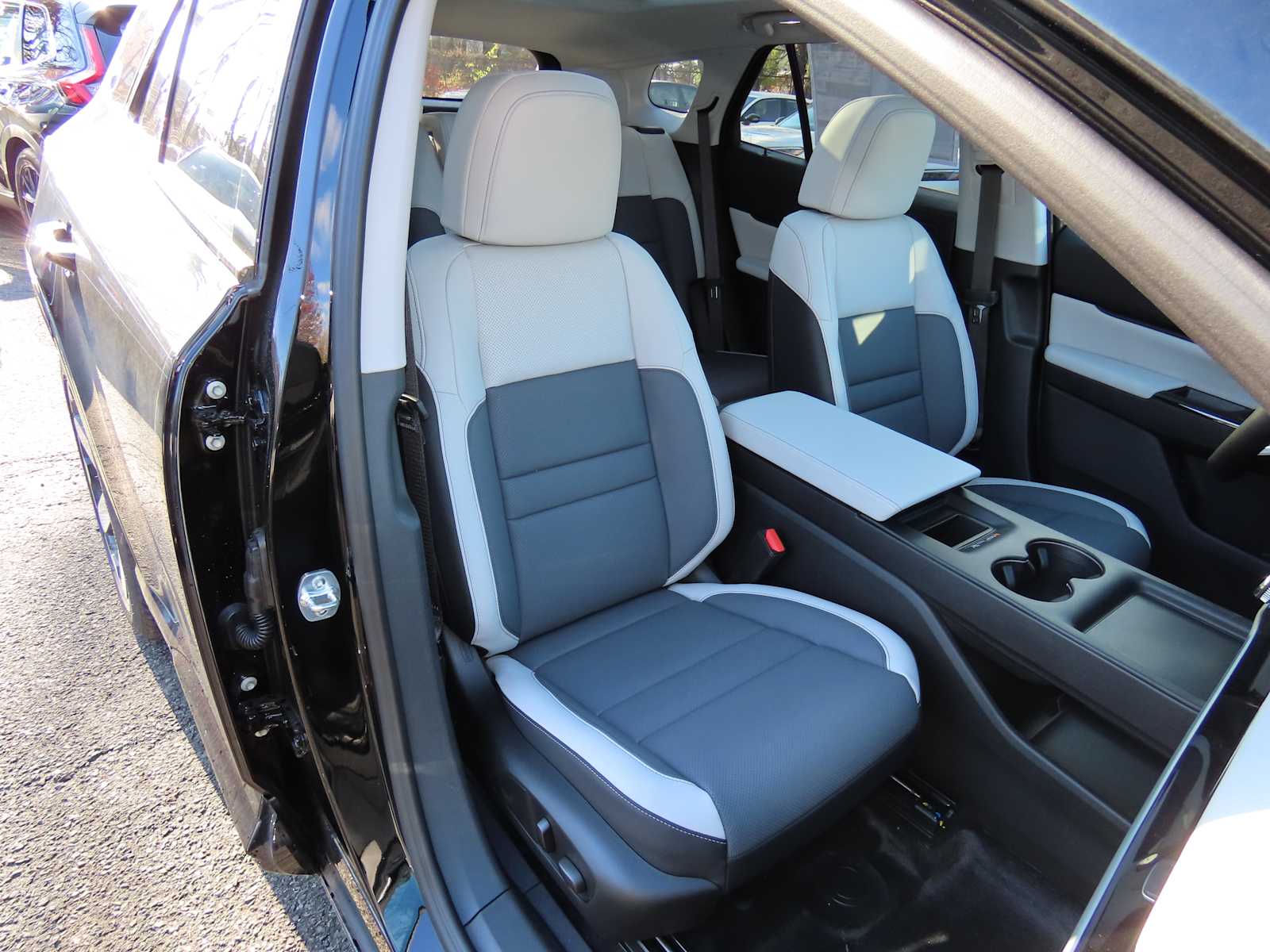 Thumbnail: 2026 Honda Prologue - 17