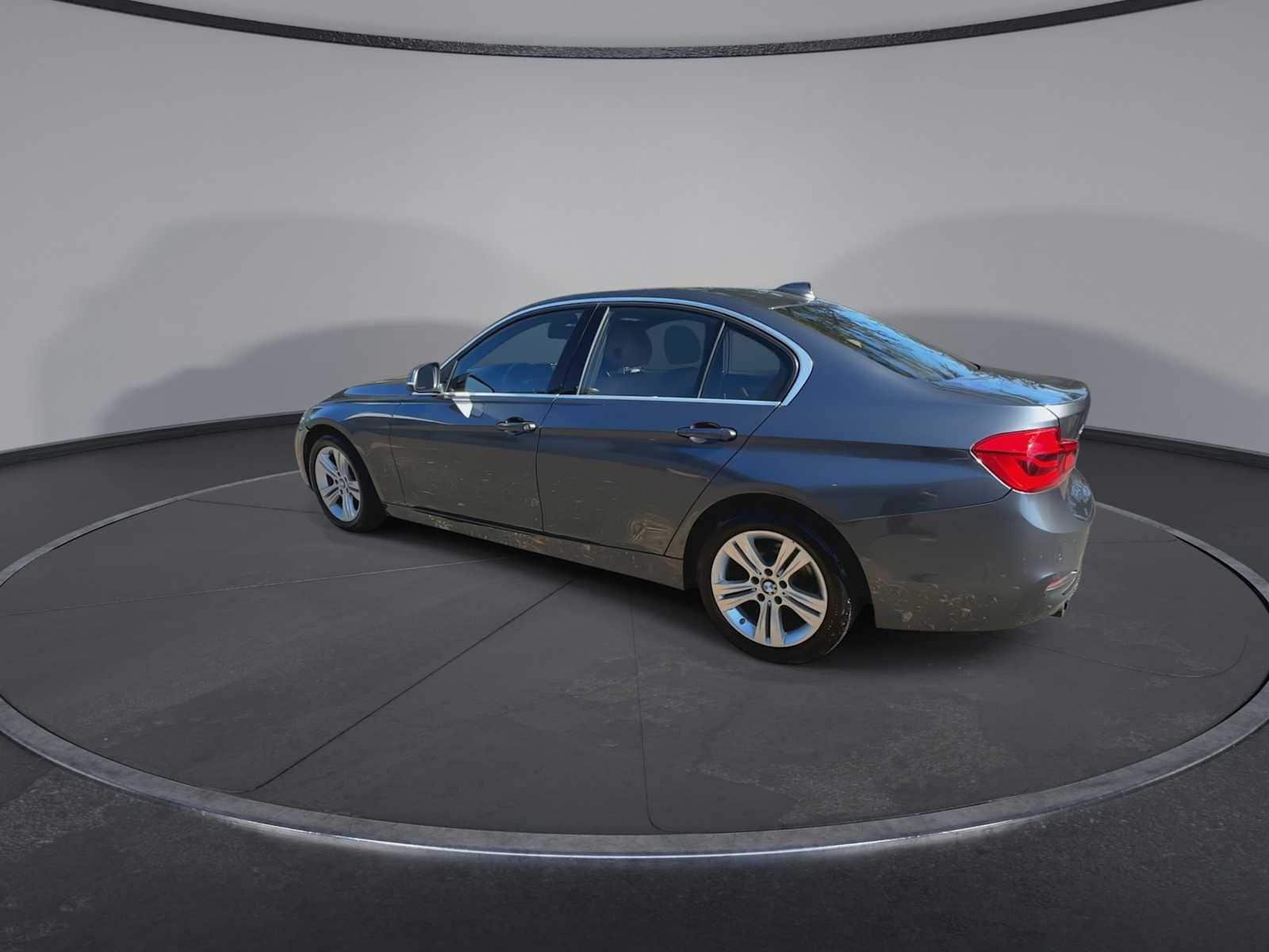 Thumbnail: 2017 BMW 3 Series - 6