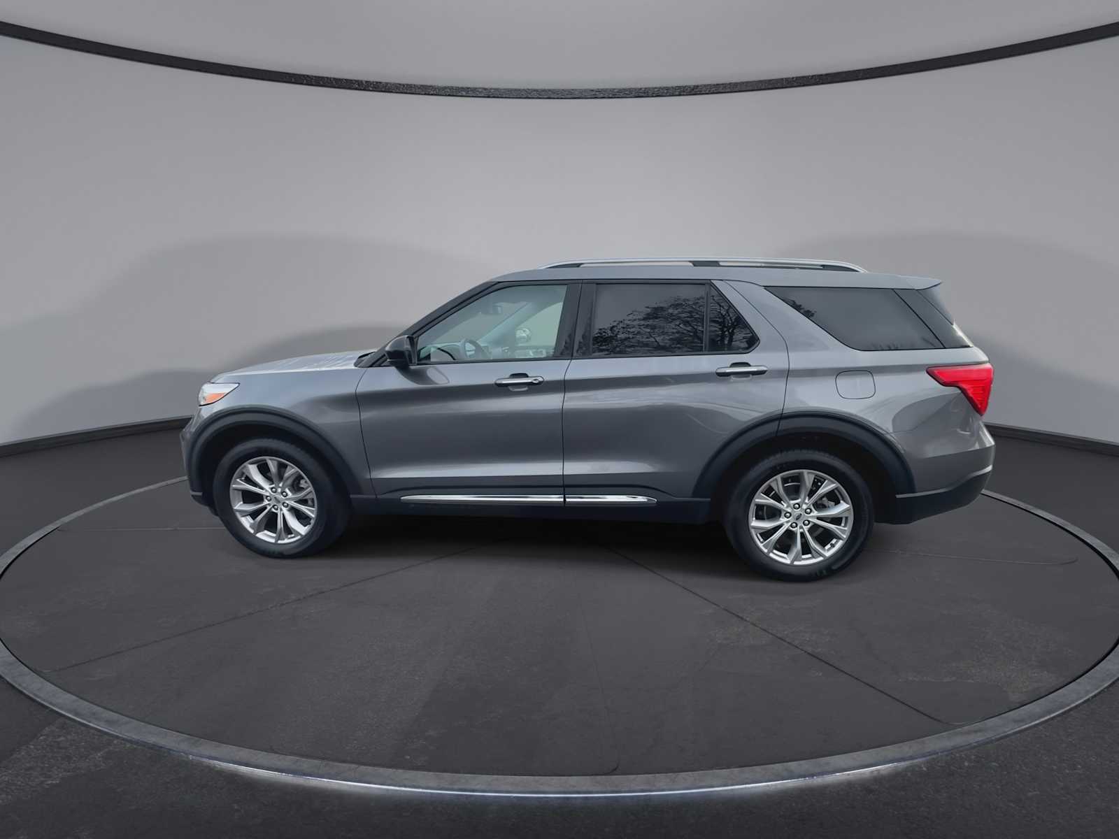 Thumbnail: 2022 Ford Explorer - 5