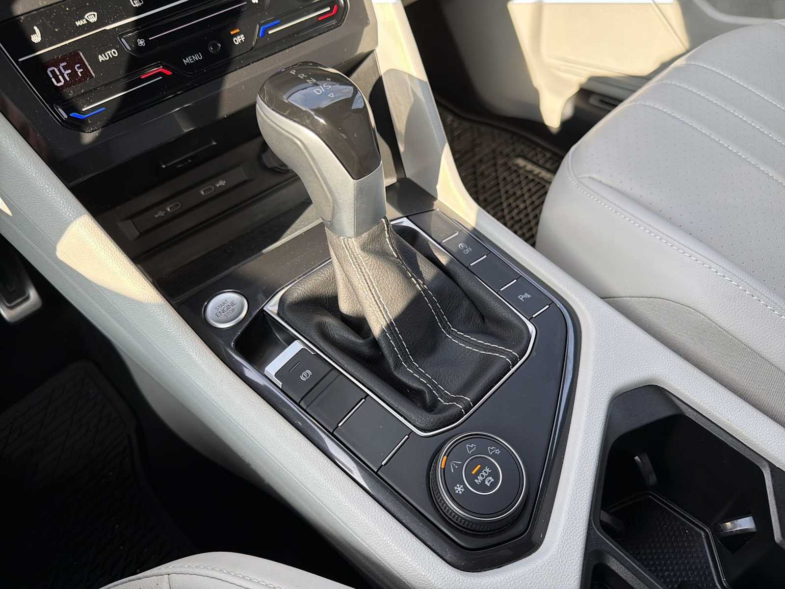 Thumbnail: 2024 Volkswagen Tiguan - 30