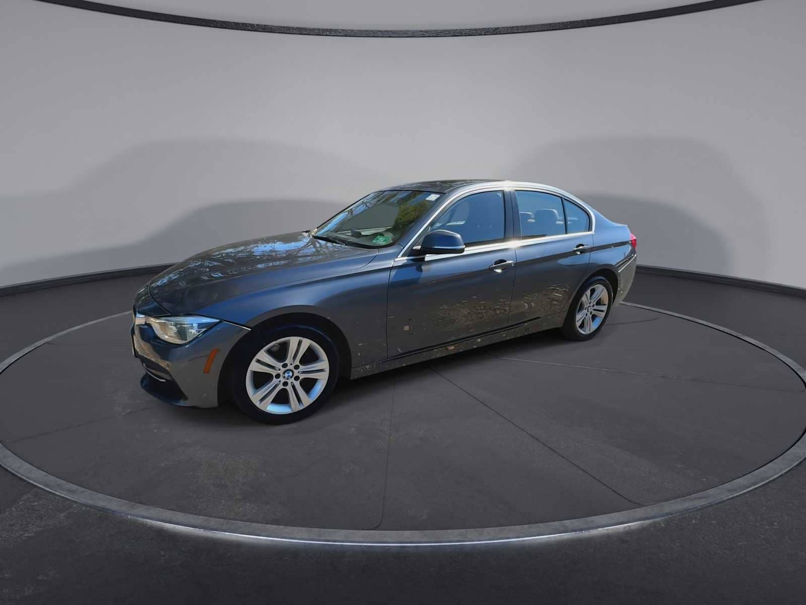 Thumbnail: 2017 BMW 3 Series - 4