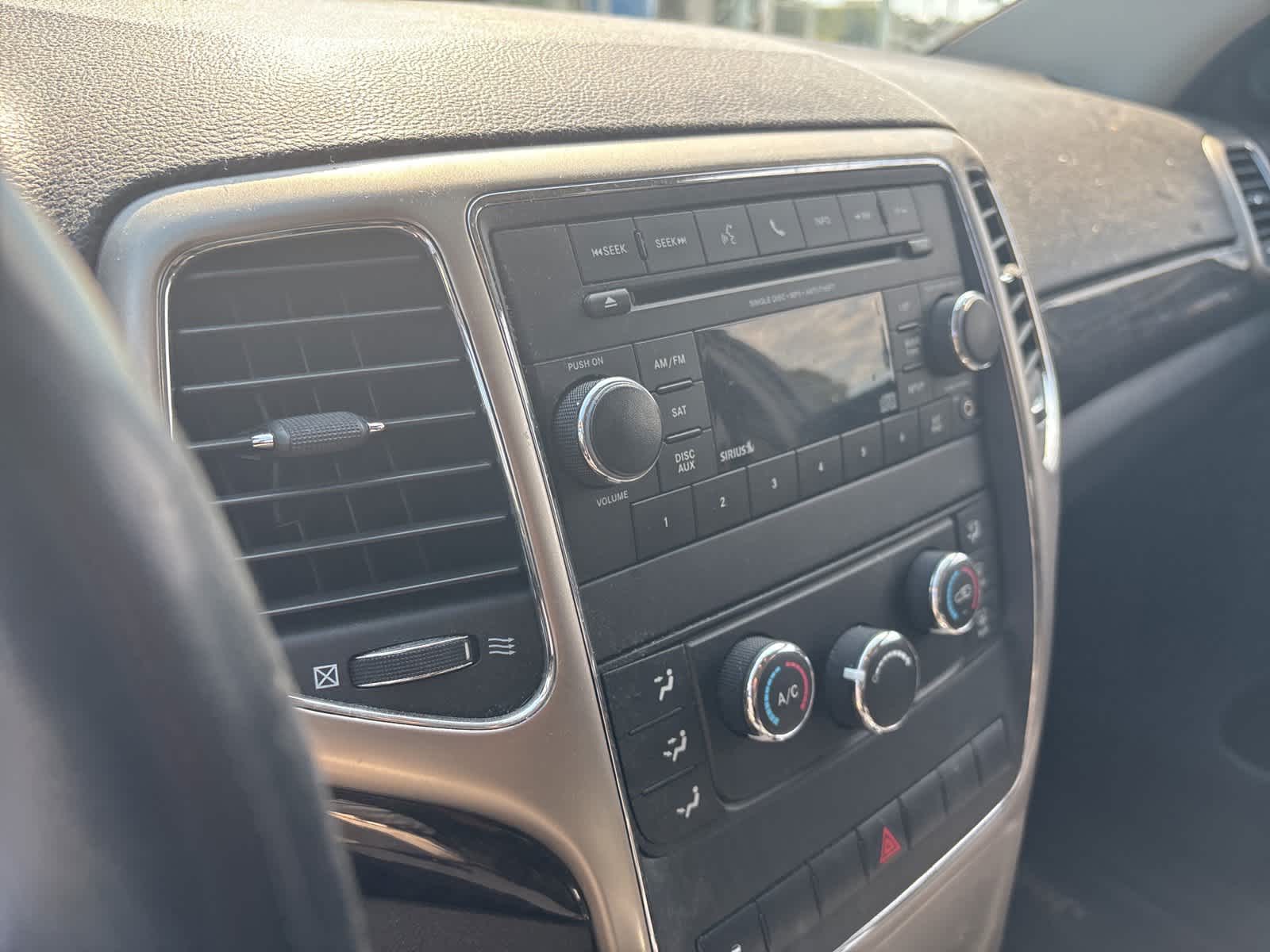 Thumbnail: 2012 Jeep Grand Cherokee - 10