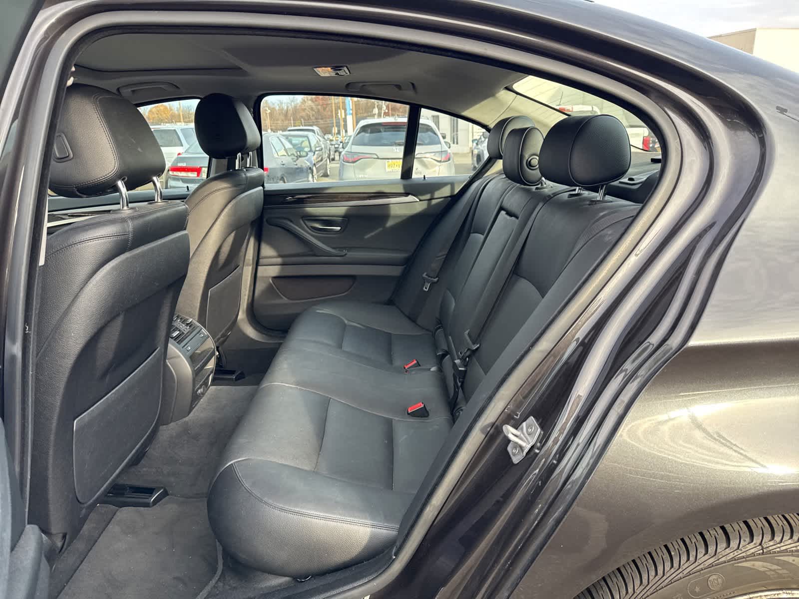 Thumbnail: 2016 BMW 5 Series - 10