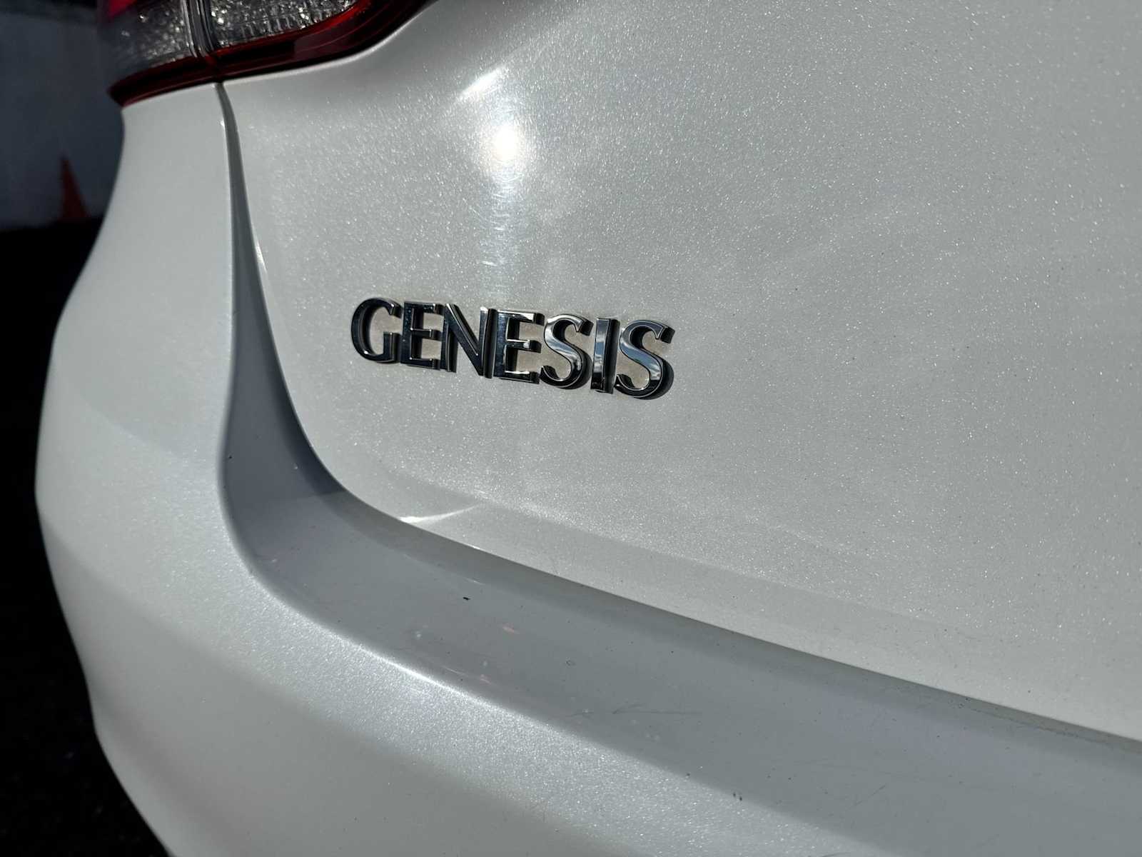 Thumbnail: 2015 Hyundai Genesis - 18