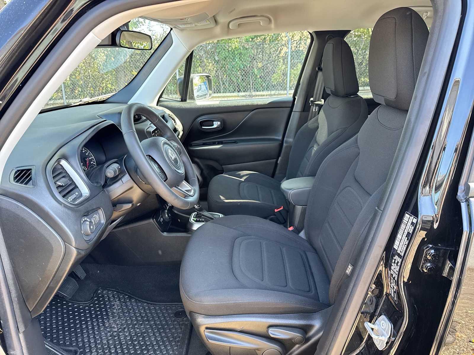 Thumbnail: 2022 Jeep Renegade - 11