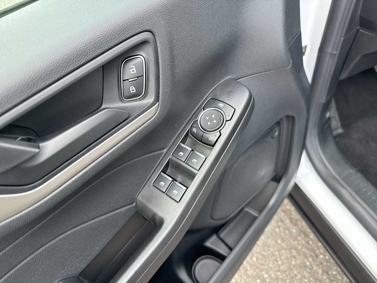 Thumbnail: 2022 Ford Escape - 22