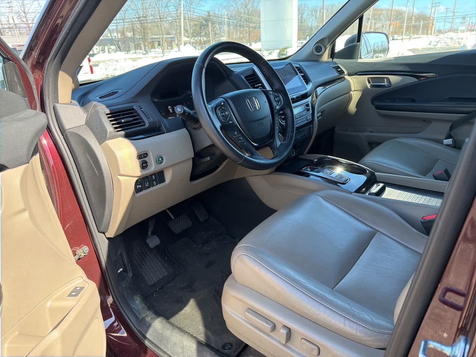 Thumbnail: 2016 Honda Pilot - 11