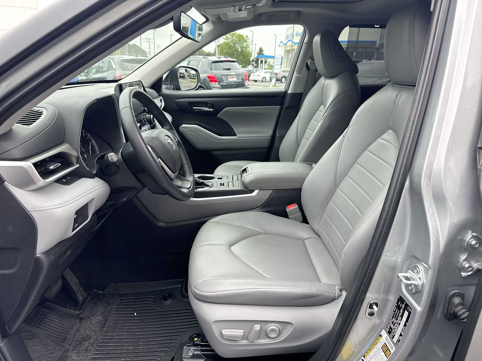 2022 Toyota Highlander XLE 11