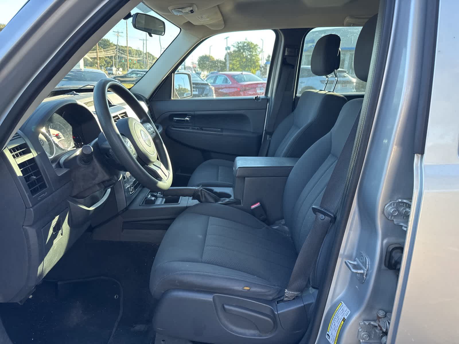 Thumbnail: 2011 Jeep Liberty - 11