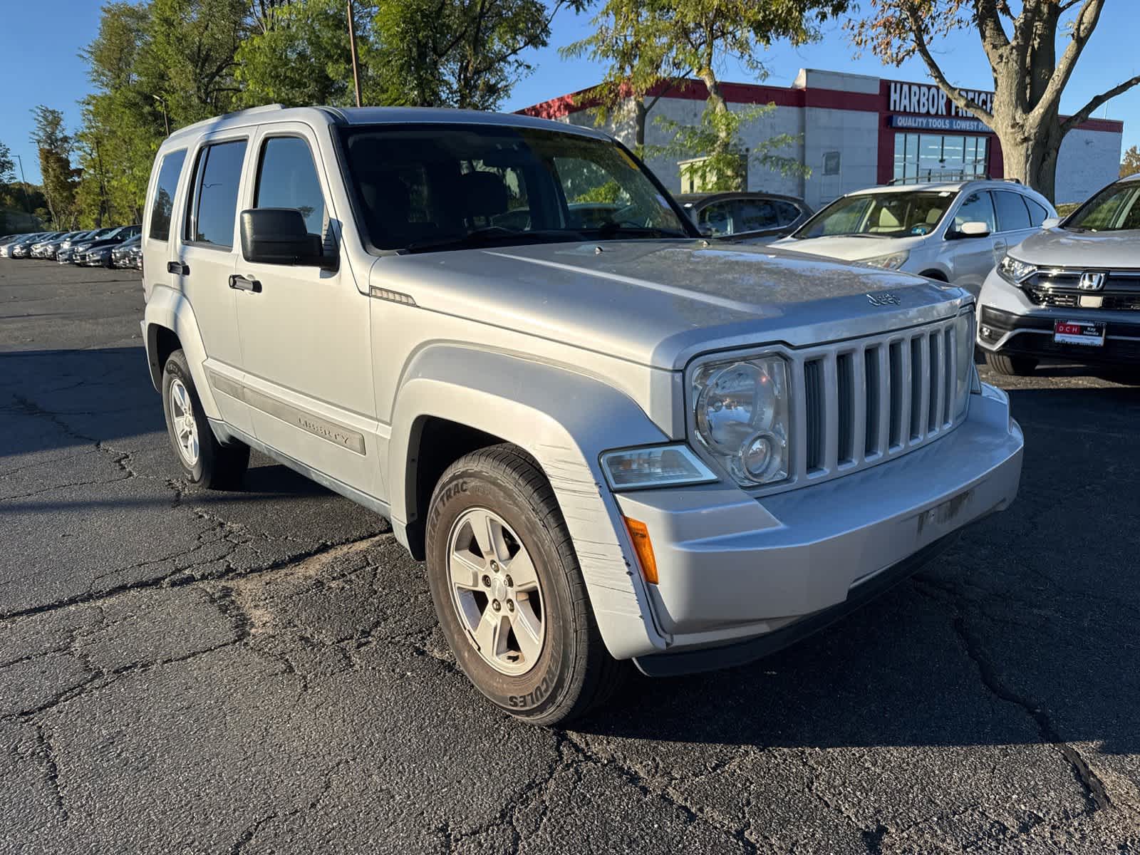 Thumbnail: 2011 Jeep Liberty - 6