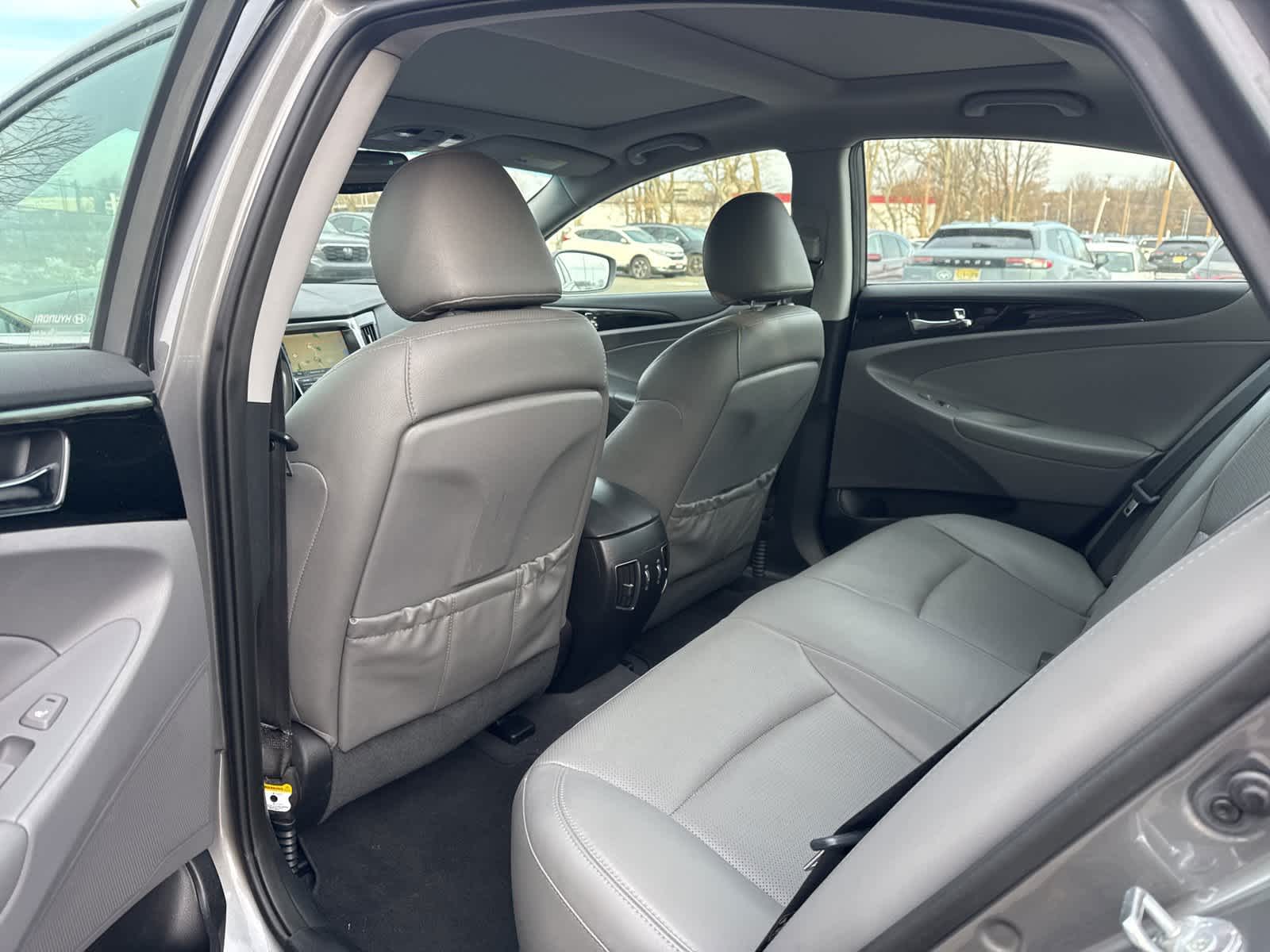 Thumbnail: 2014 Hyundai Sonata - 9