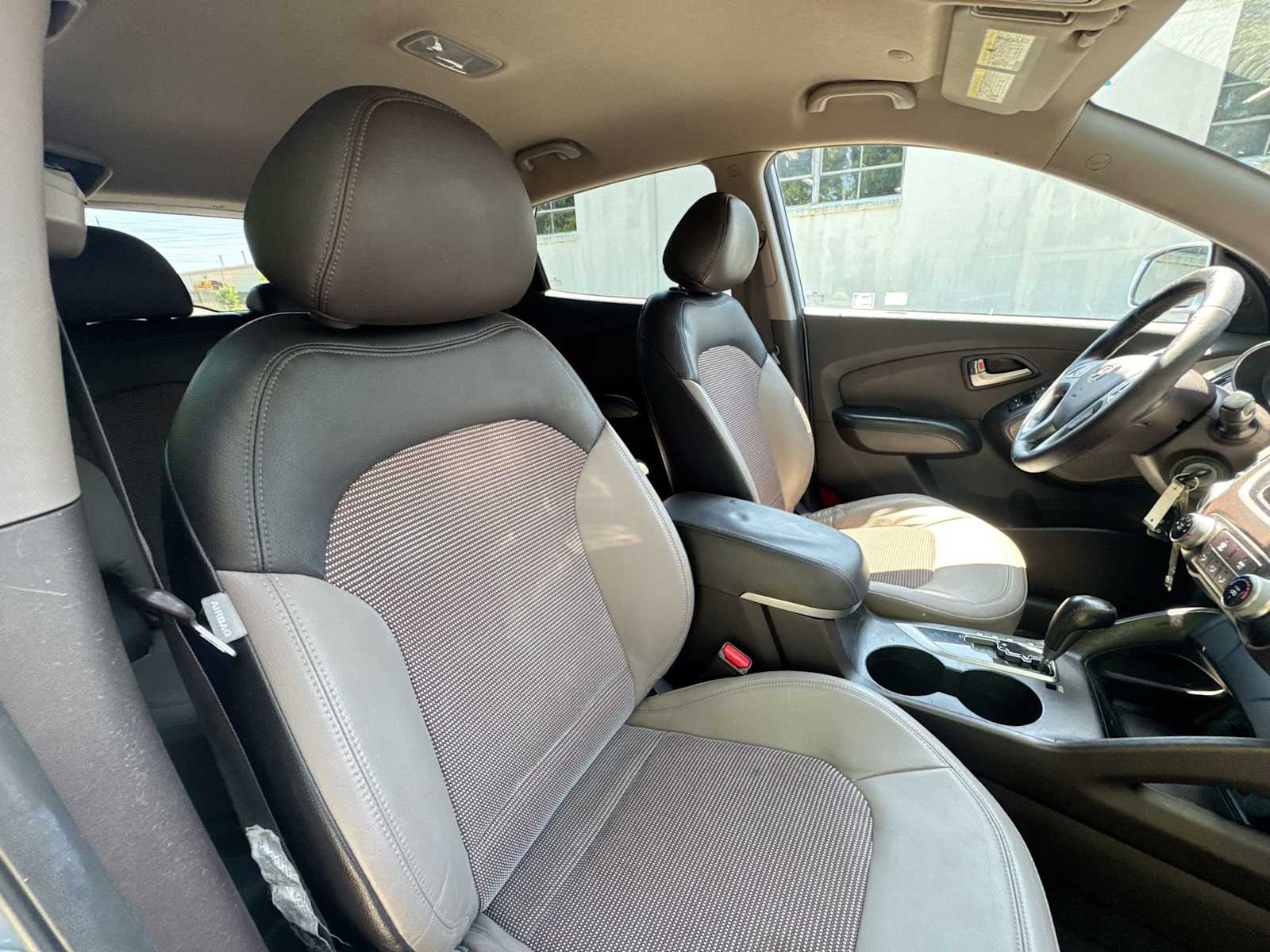 Thumbnail: 2011 Hyundai Tucson - 17