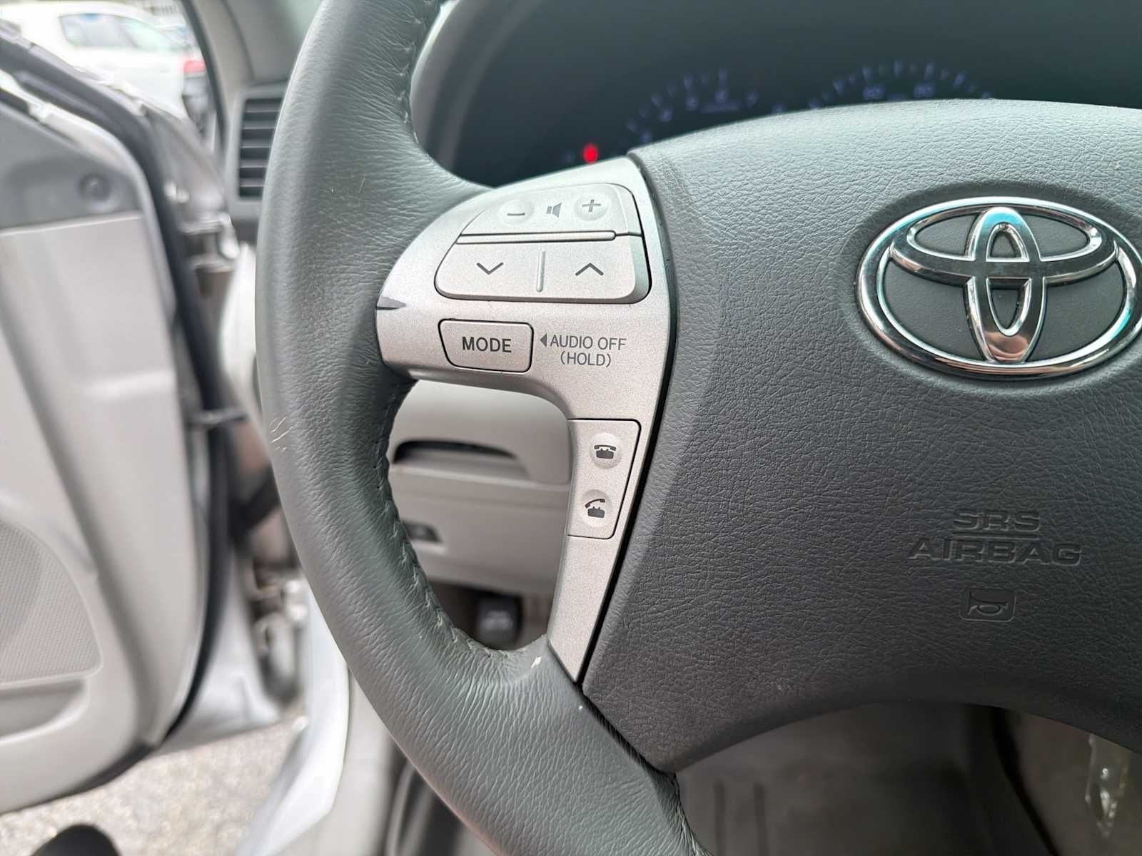 Thumbnail: 2010 Toyota Camry - 25