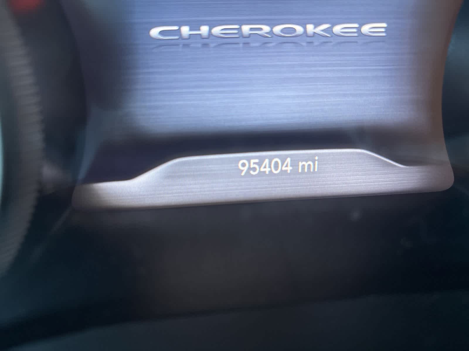 Thumbnail: 2019 Jeep Cherokee - 10